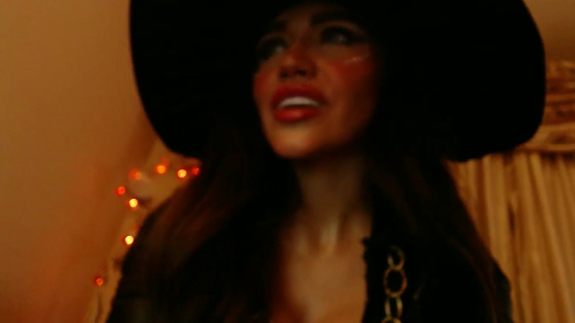 Gallery image thumbnail from PokeAPuss's myfreecams stream on, 10/31/2025, 10:17 image 3 of 20
