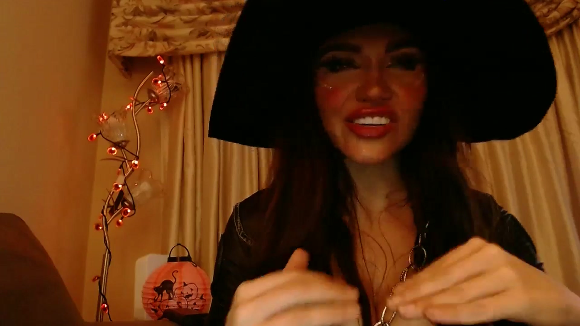 Gallery image thumbnail from PokeAPuss's myfreecams stream on, 10/31/2025, 10:17 image 17 of 20