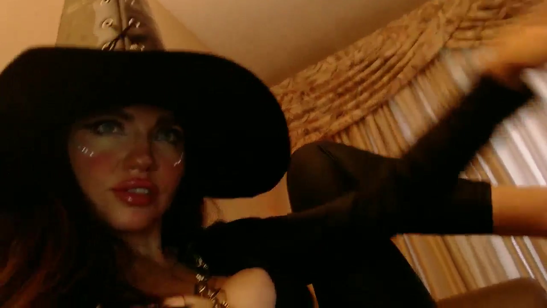 Gallery image thumbnail from PokeAPuss's myfreecams stream on, 10/31/2025, 12:17 image 16 of 20