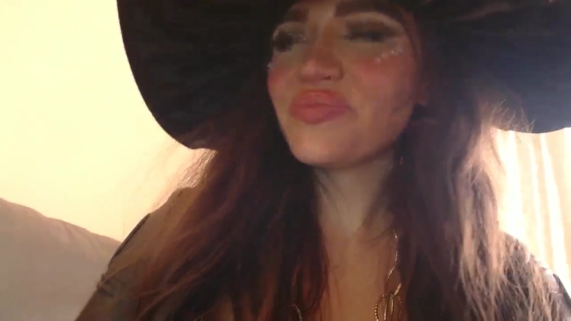 Gallery image thumbnail from PokeAPuss's myfreecams stream on, 10/31/2025, 14:22 image 14 of 20
