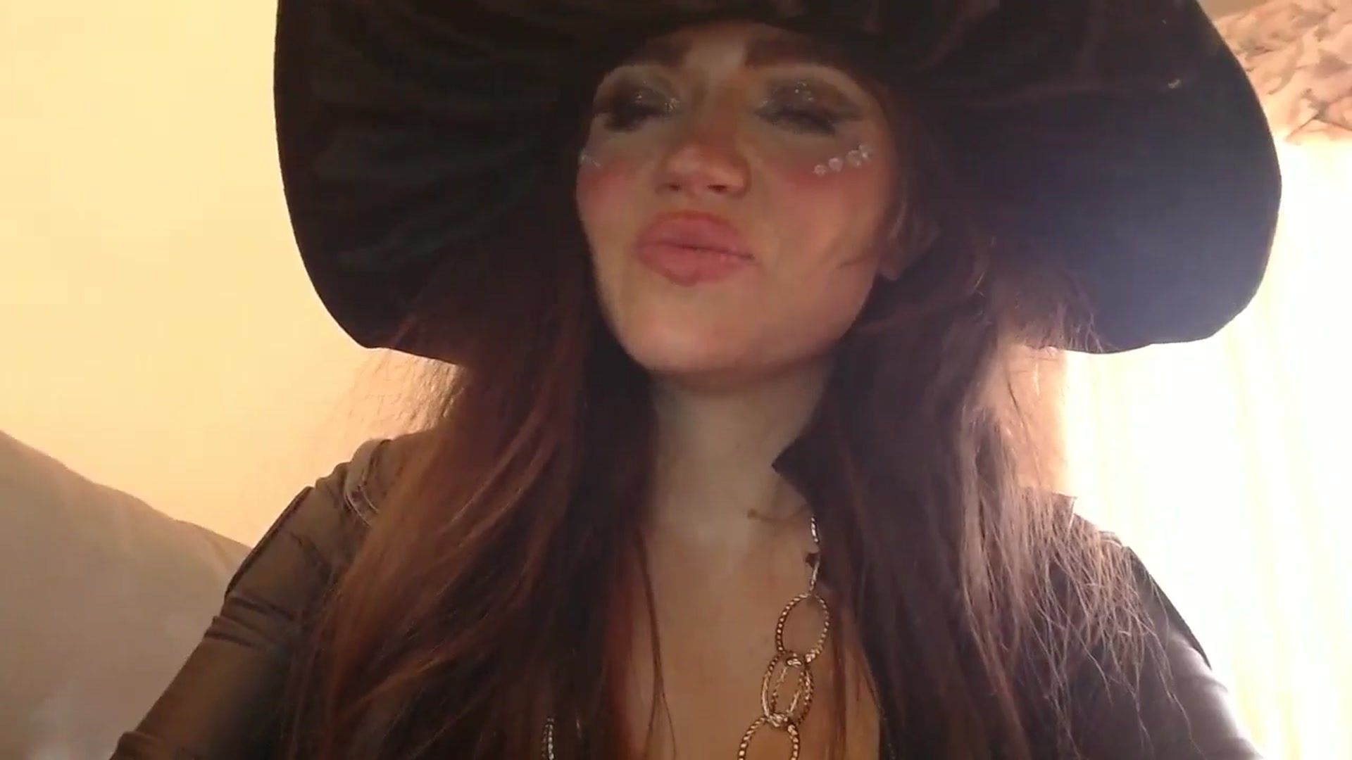 Gallery image thumbnail from PokeAPuss's myfreecams stream on, 10/31/2025, 14:22 image 17 of 20