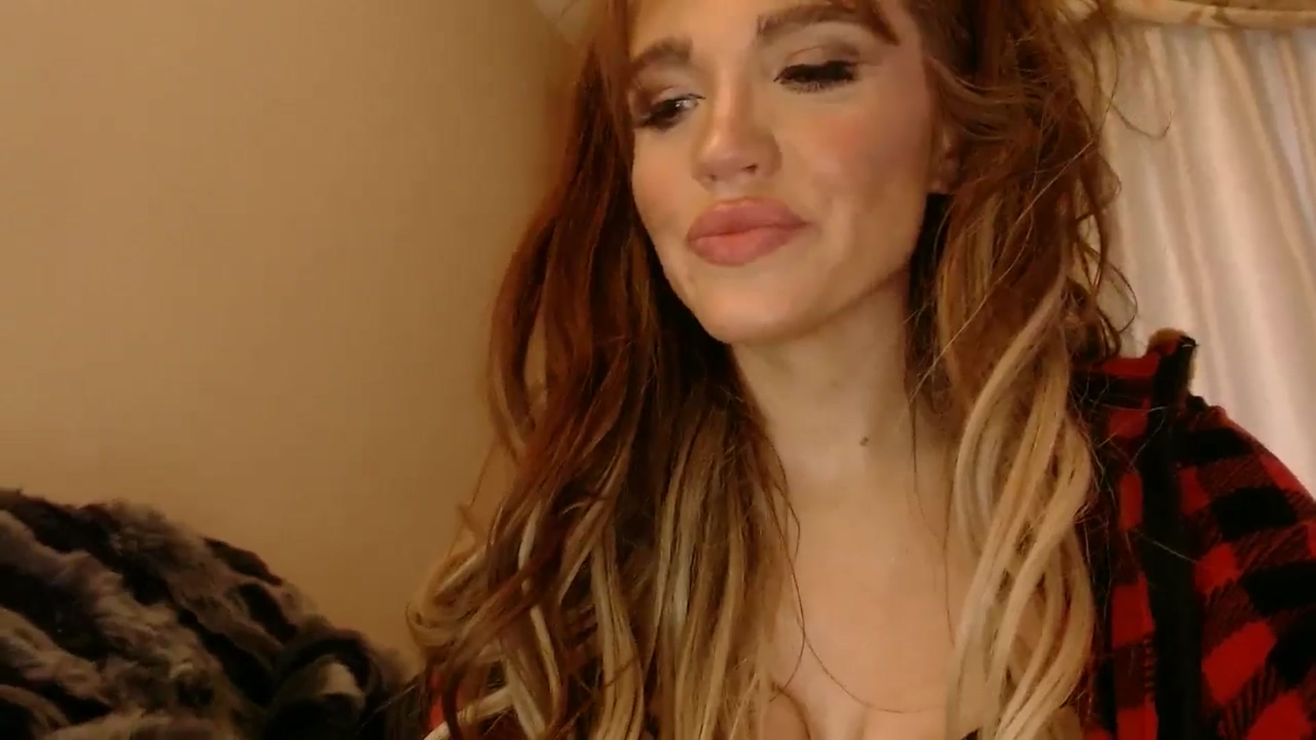 Gallery image thumbnail from PokeAPuss's myfreecams stream on, 12/23/2025, 14:46 image 8 of 20