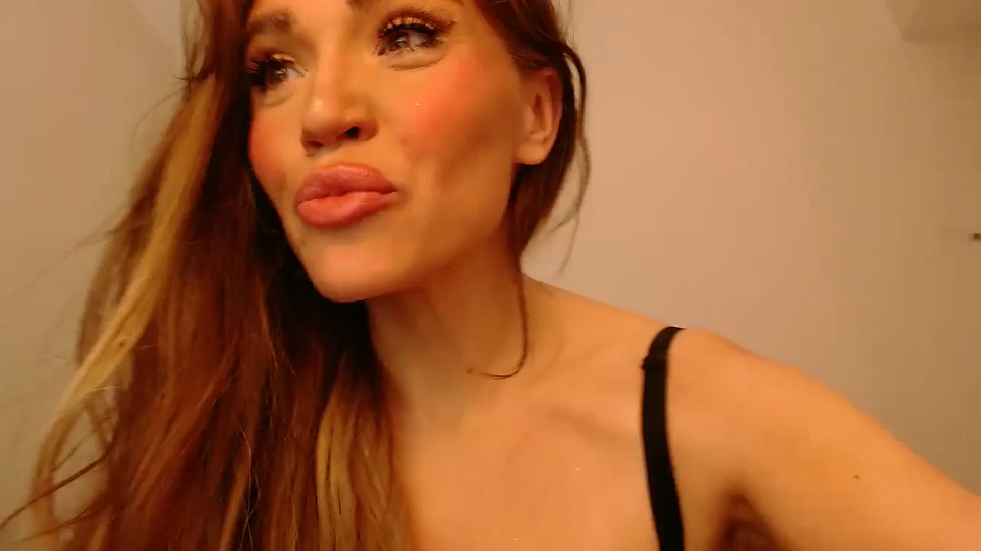 Gallery image thumbnail from PokeAPuss's myfreecams stream on, 12/30/2025, 12:46 image 15 of 20