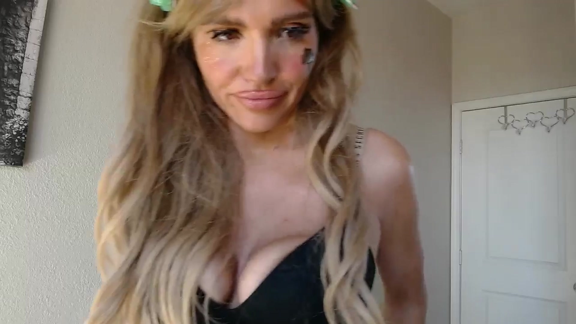 Gallery image thumbnail from PokeAPuss's myfreecams stream on, 03/11/2026, 01:25 image 8 of 20