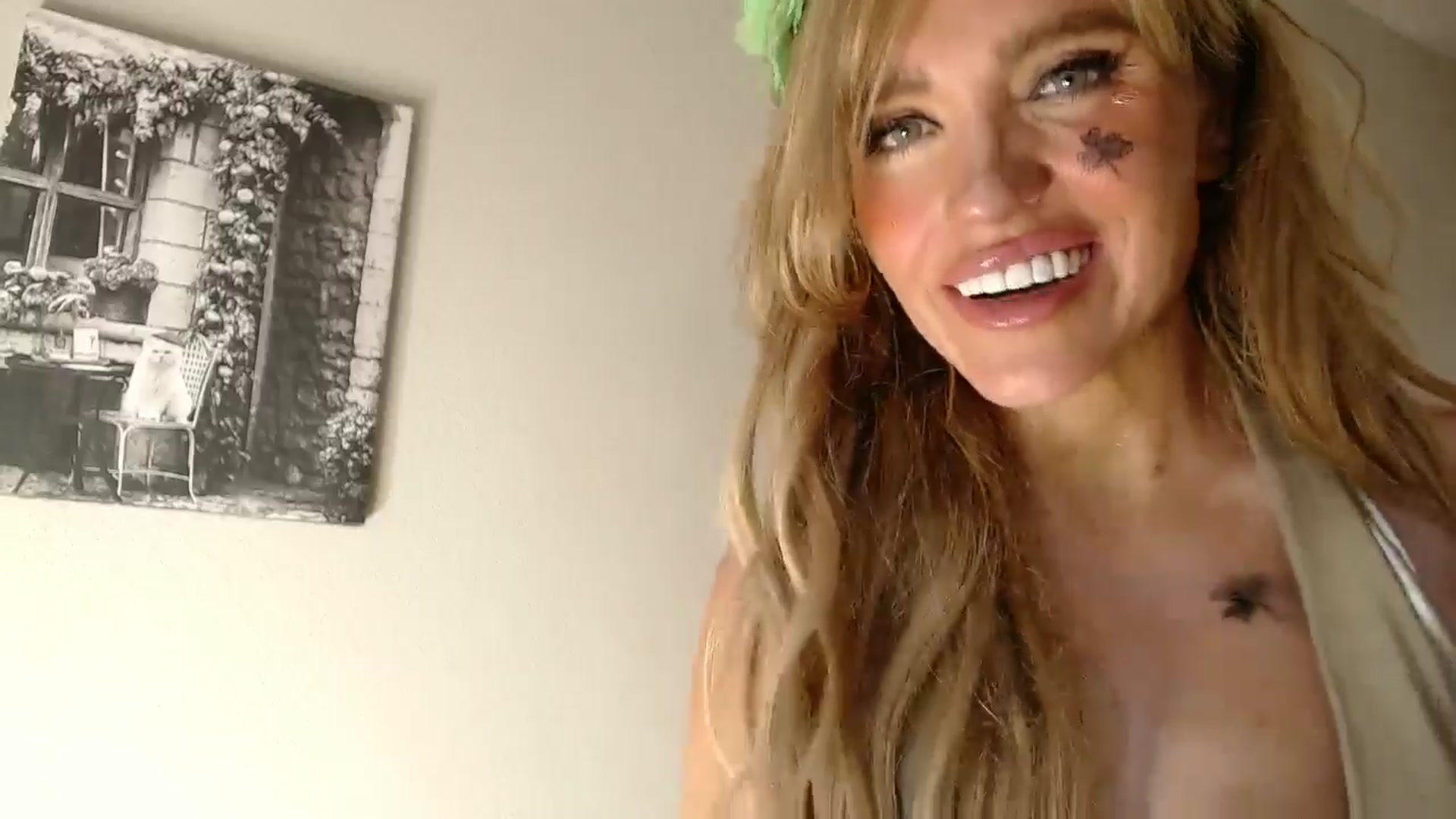 Gallery image thumbnail from PokeAPuss's myfreecams stream on, 03/18/2026, 01:51 image 16 of 20