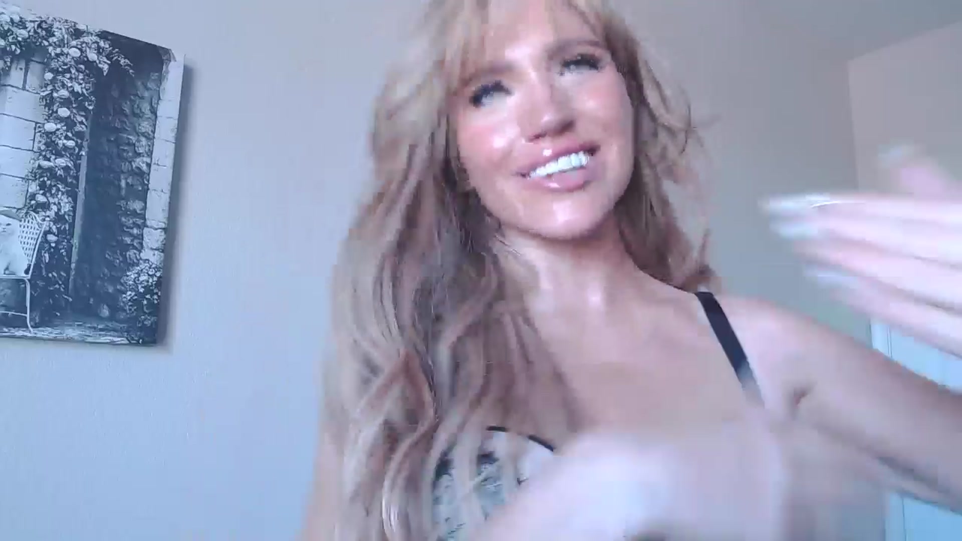 Gallery image thumbnail from PokeAPuss's myfreecams stream on, 04/12/2026, 23:38 image 6 of 20