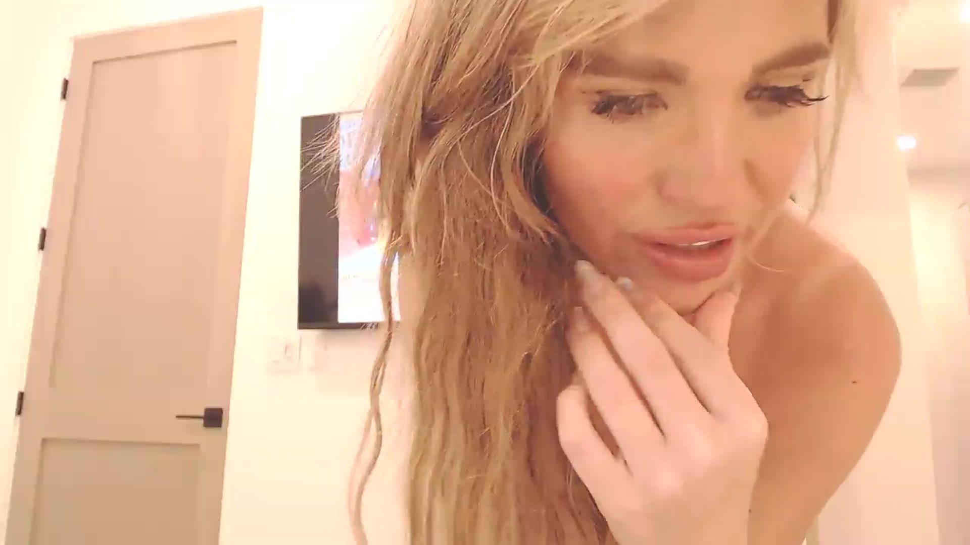 Gallery image thumbnail from PokeAPuss's myfreecams stream on, 04/28/2026, 10:56 image 19 of 20