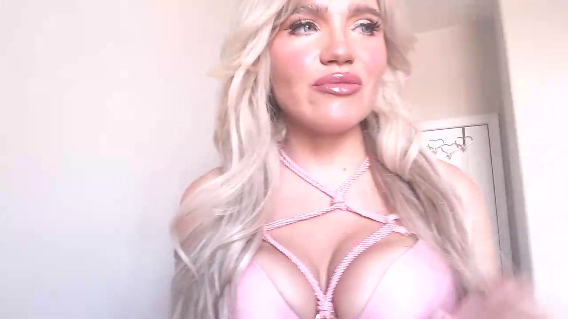 Gallery image thumbnail from PokeAPuss's myfreecams stream on, 08/07/2026, 21:19 image 7 of 20