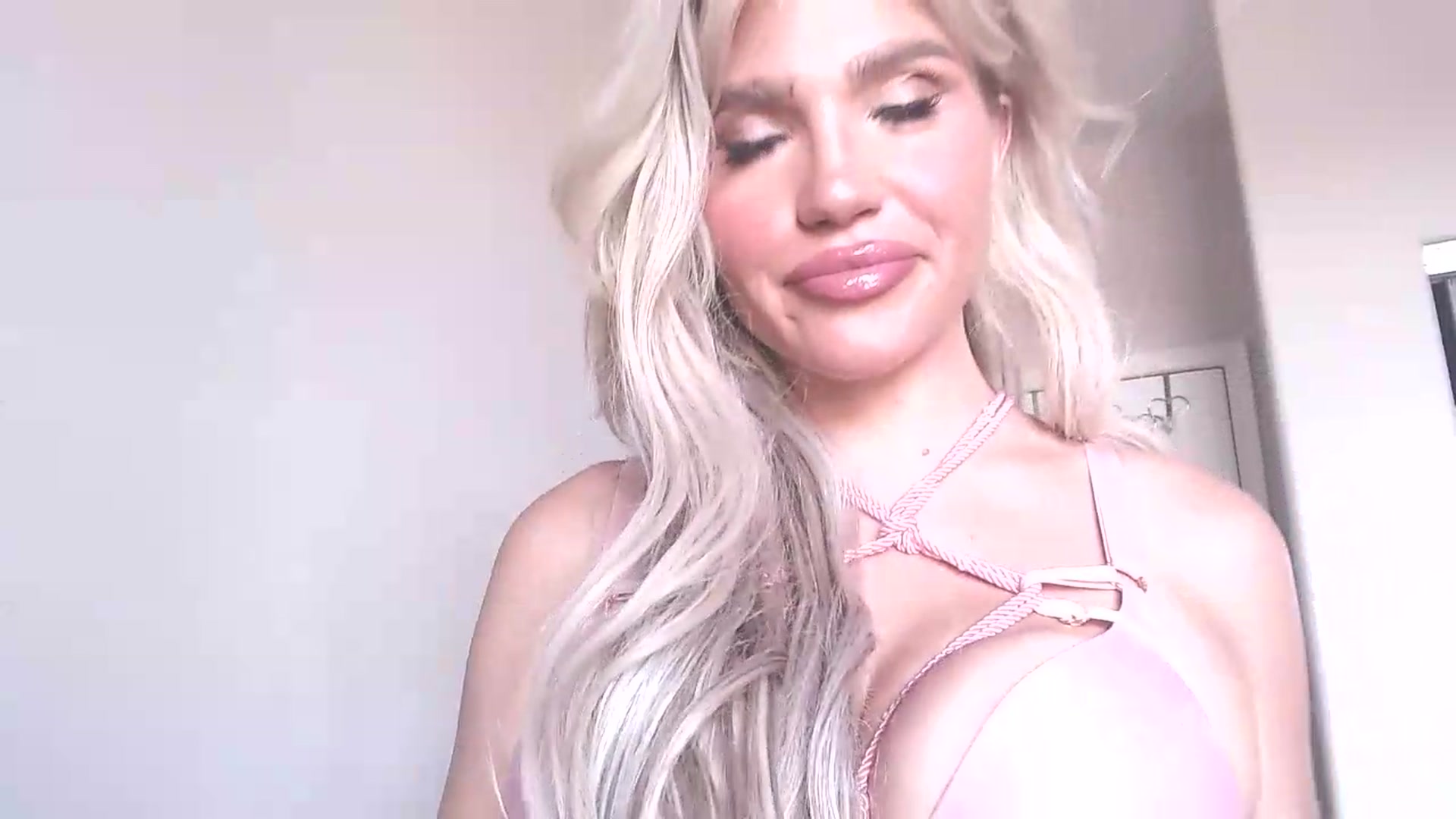 Gallery image thumbnail from PokeAPuss's myfreecams stream on, 08/07/2026, 22:18 image 19 of 20