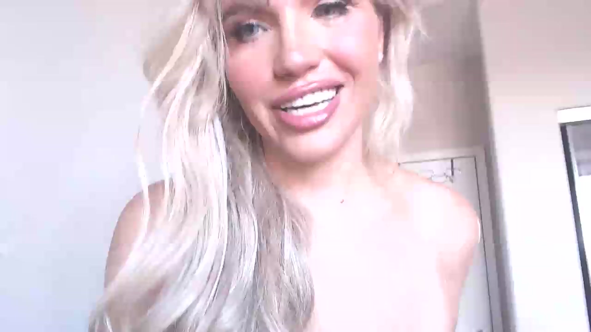 Gallery image thumbnail from PokeAPuss's myfreecams stream on, 08/08/2026, 24:20 image 3 of 20
