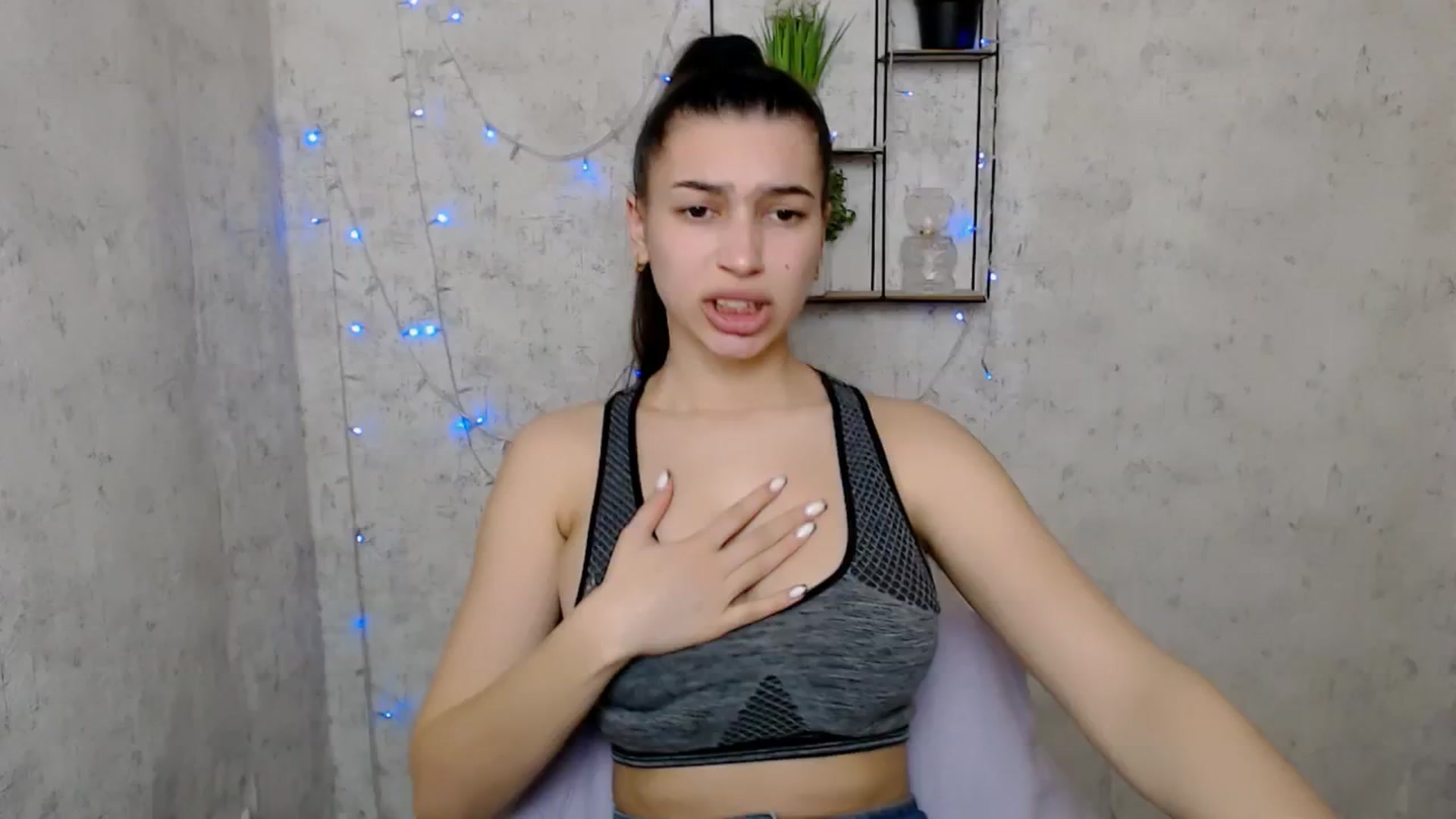 Gallery image thumbnail from PolaKim_'s myfreecams stream on, 03/18/2025, 08:45 image 15 of 20