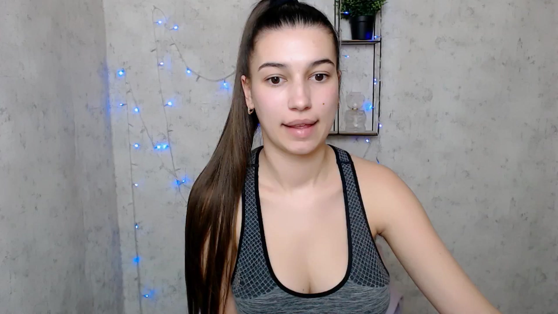 Gallery image thumbnail from PolaKim_'s myfreecams stream on, 03/18/2025, 14:16 image 16 of 20