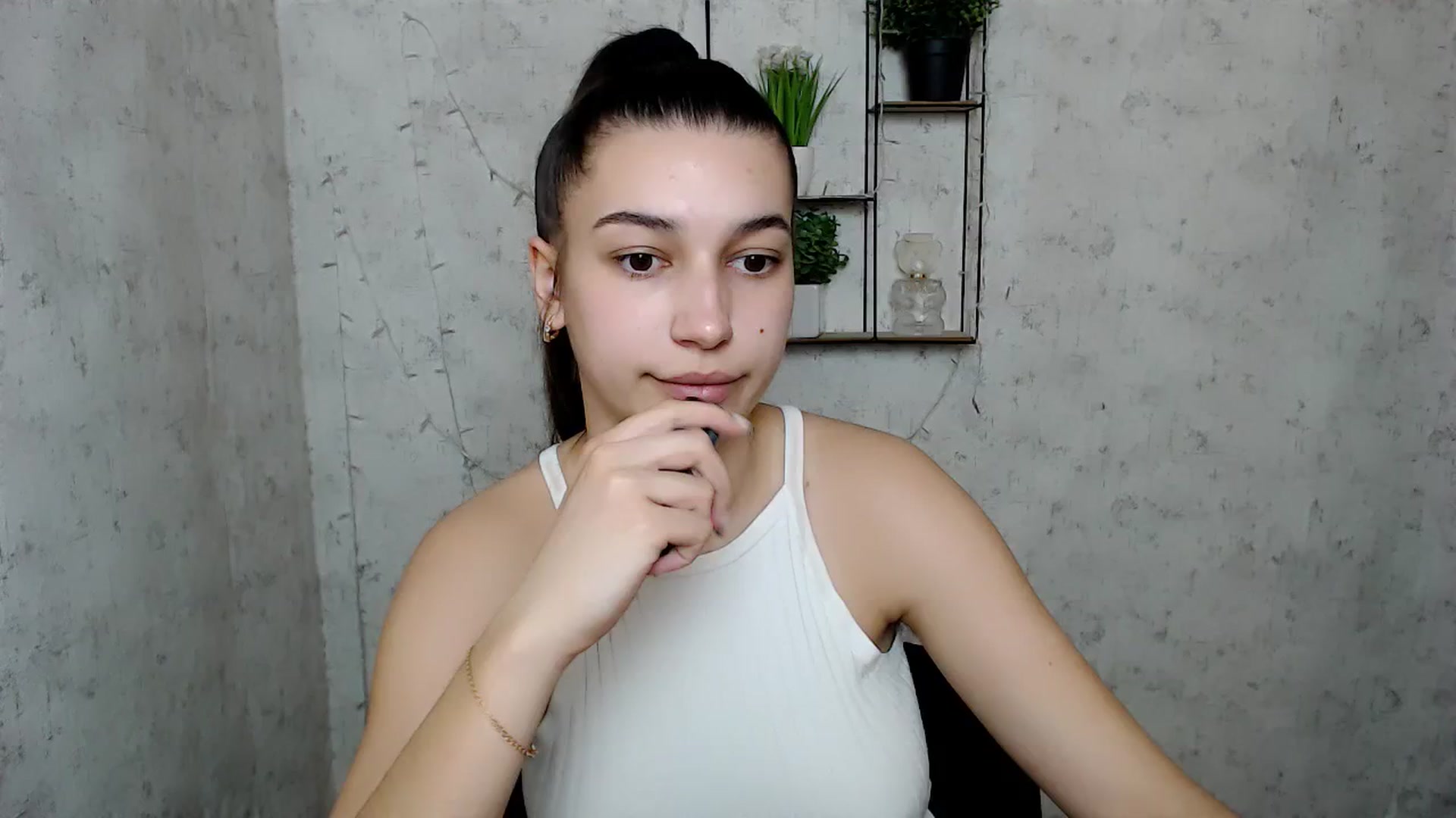 Gallery image thumbnail from PolaKim_'s myfreecams stream on, 03/21/2025, 10:29 image 4 of 20