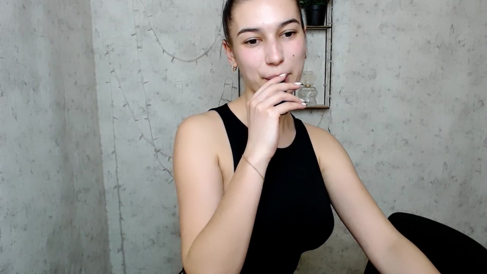 Gallery image thumbnail from PolaKim_'s myfreecams stream on, 03/23/2025, 15:10 image 14 of 20