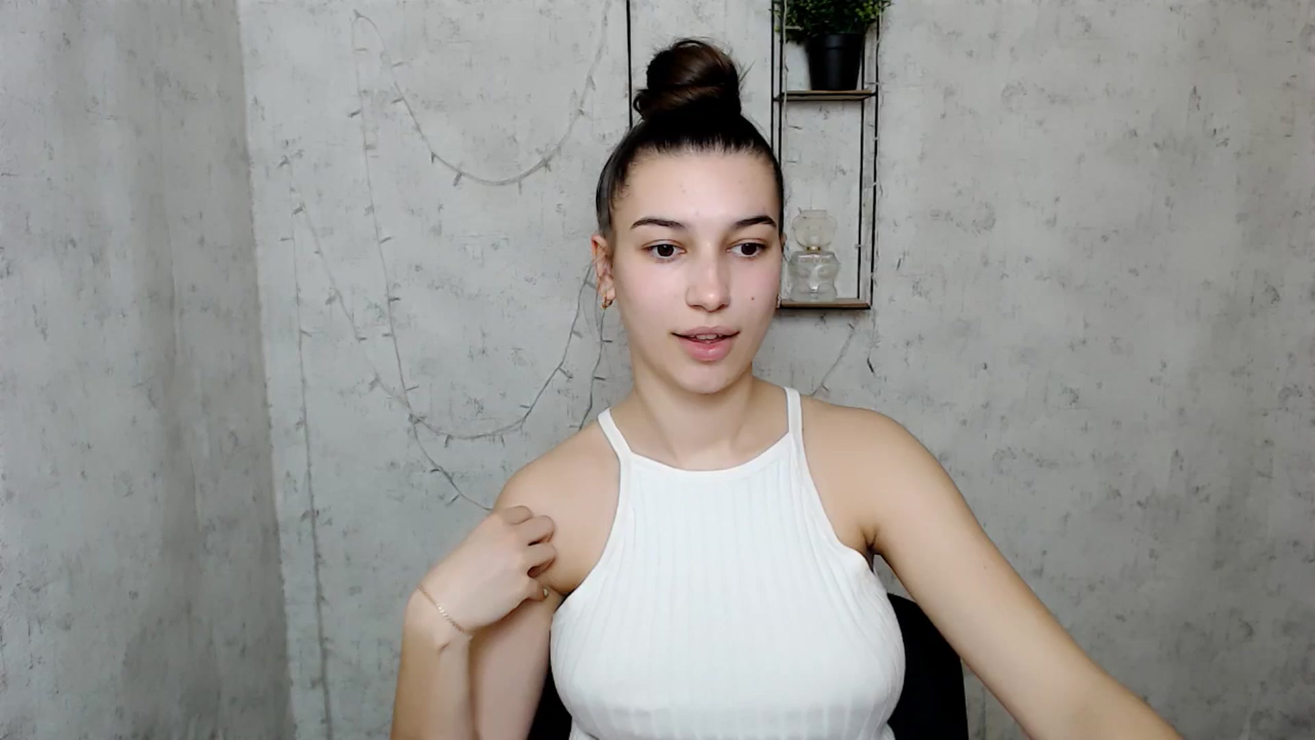 Gallery image thumbnail from PolaKim_'s myfreecams stream on, 03/24/2025, 08:31 image 11 of 20