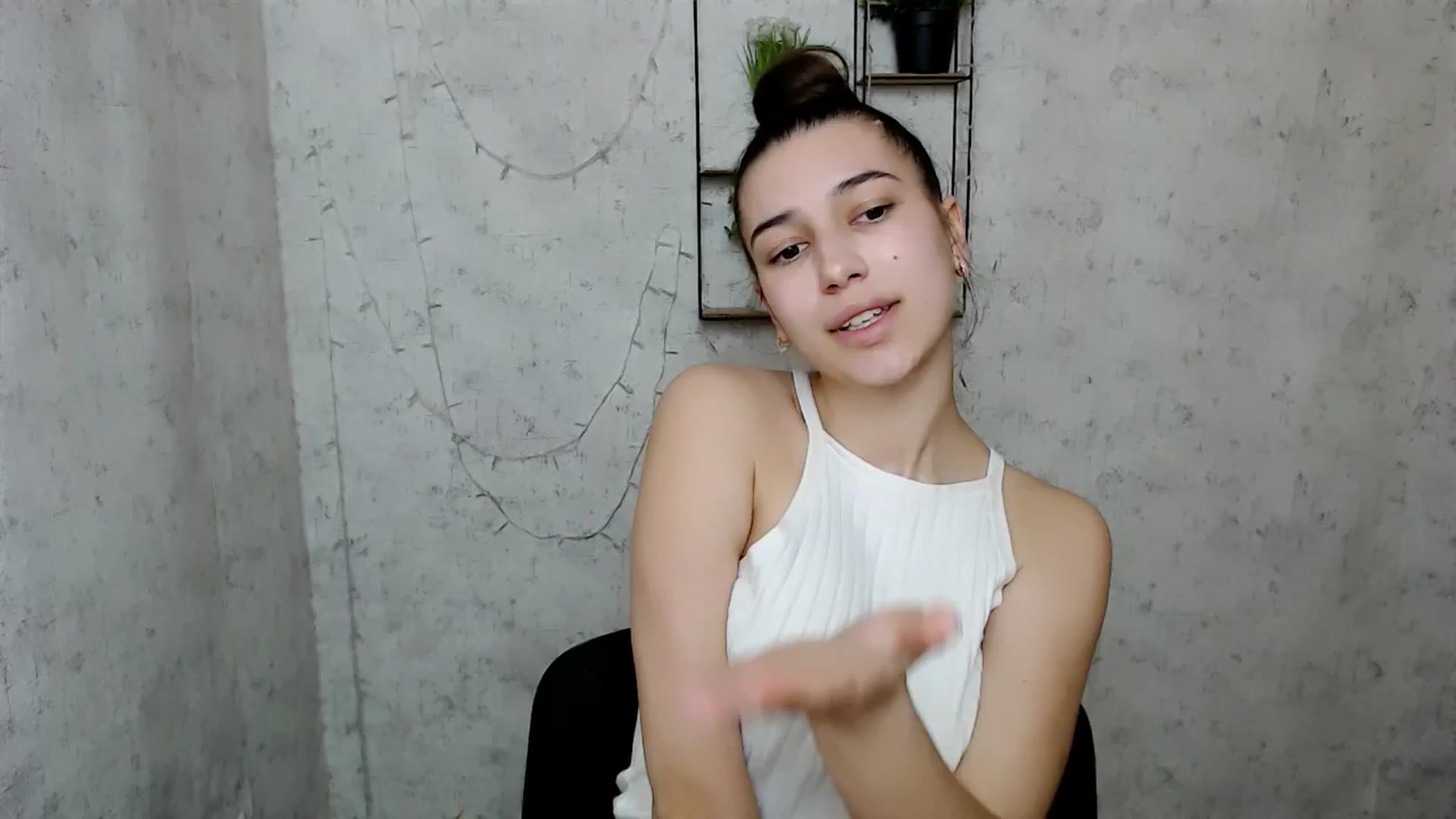 Gallery image thumbnail from PolaKim_'s myfreecams stream on, 03/24/2025, 10:23 image 19 of 20
