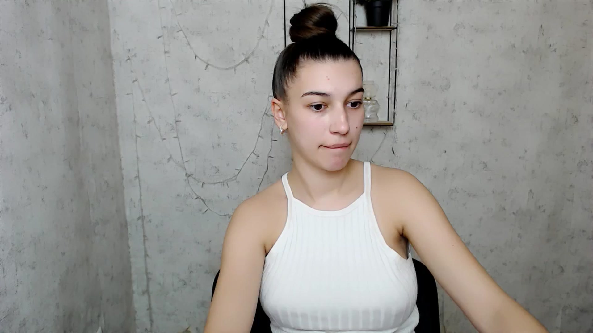Gallery image thumbnail from PolaKim_'s myfreecams stream on, 03/24/2025, 12:16 image 14 of 20