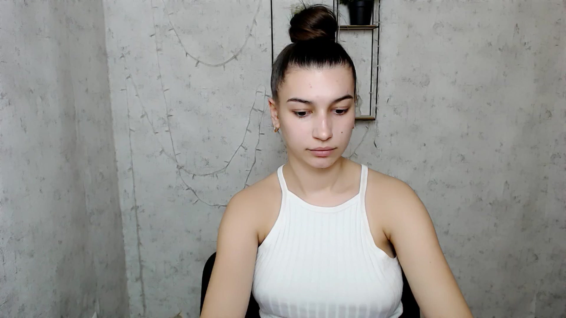 Gallery image thumbnail from PolaKim_'s myfreecams stream on, 03/24/2025, 12:16 image 15 of 20