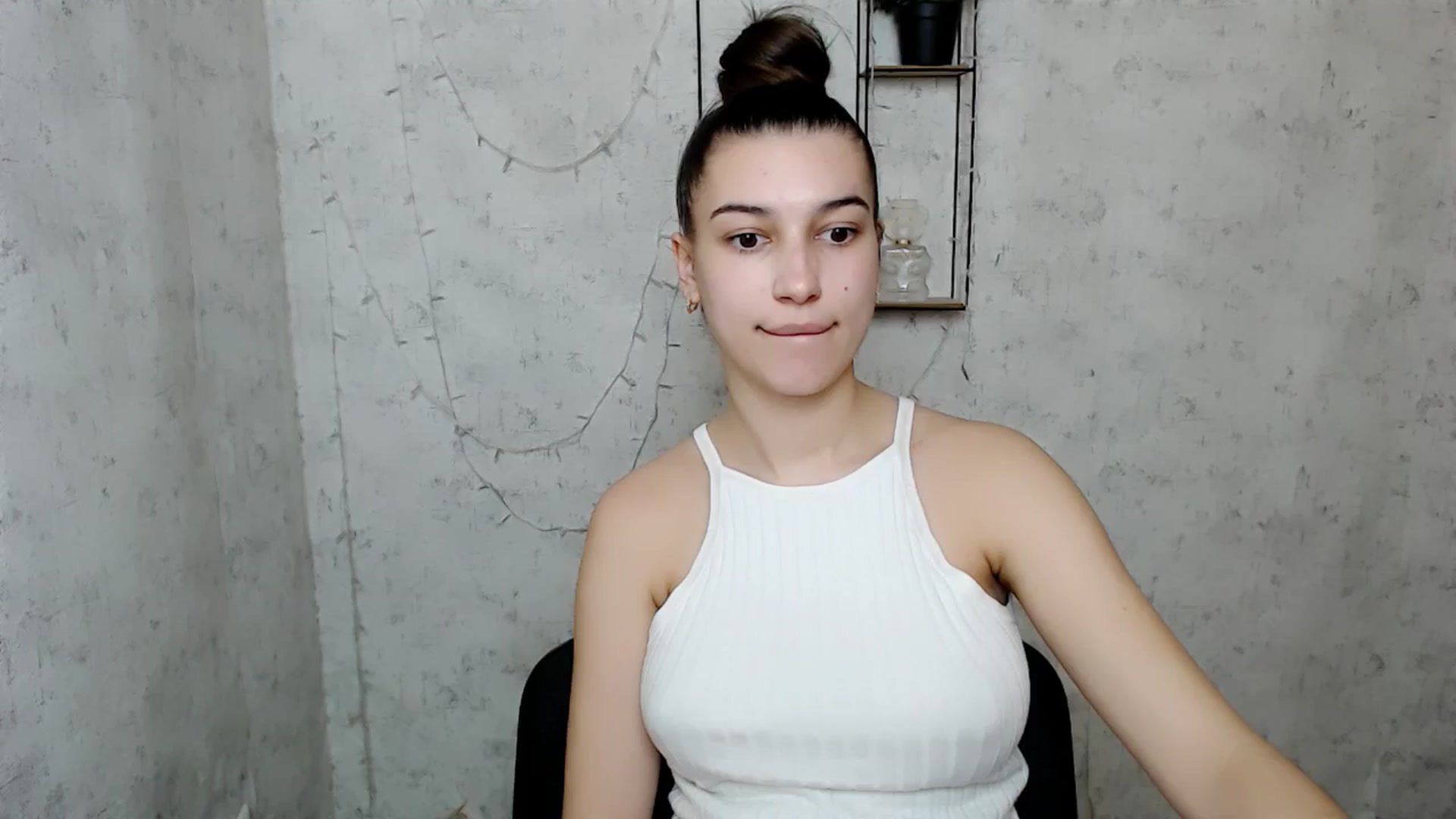 Gallery image thumbnail from PolaKim_'s myfreecams stream on, 03/24/2025, 12:16 image 12 of 20