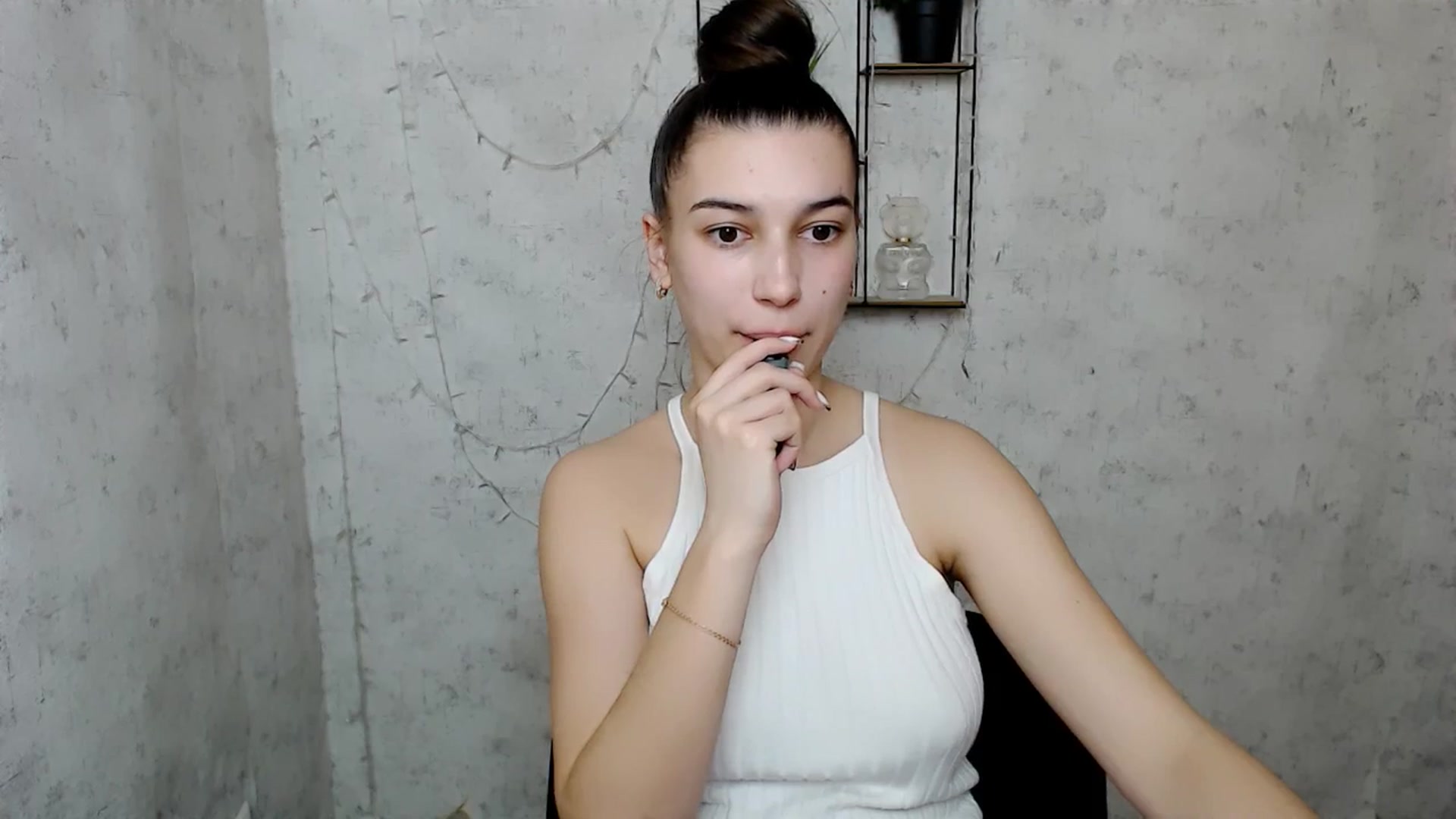 Gallery image thumbnail from PolaKim_'s myfreecams stream on, 03/24/2025, 13:01 image 9 of 20