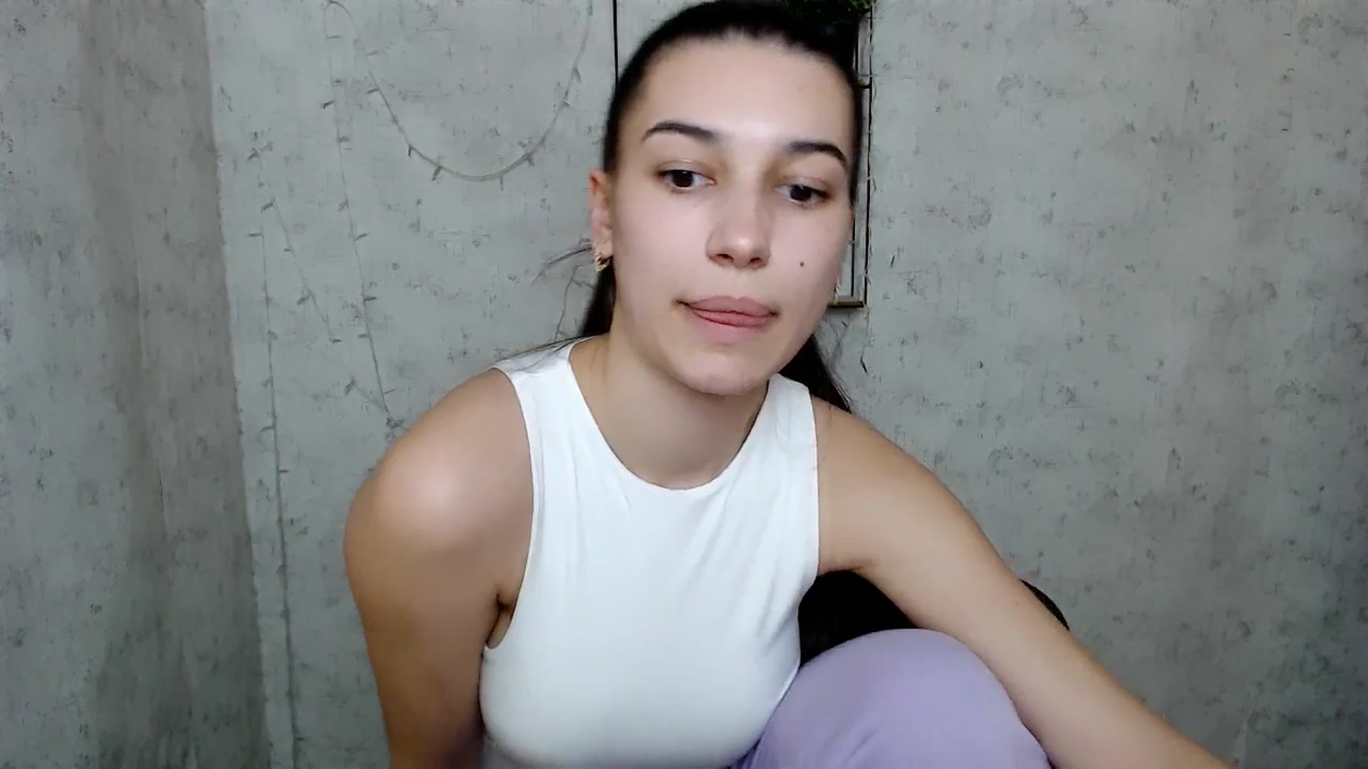 Gallery image thumbnail from PolaKim_'s myfreecams stream on, 03/29/2025, 11:29 image 17 of 20