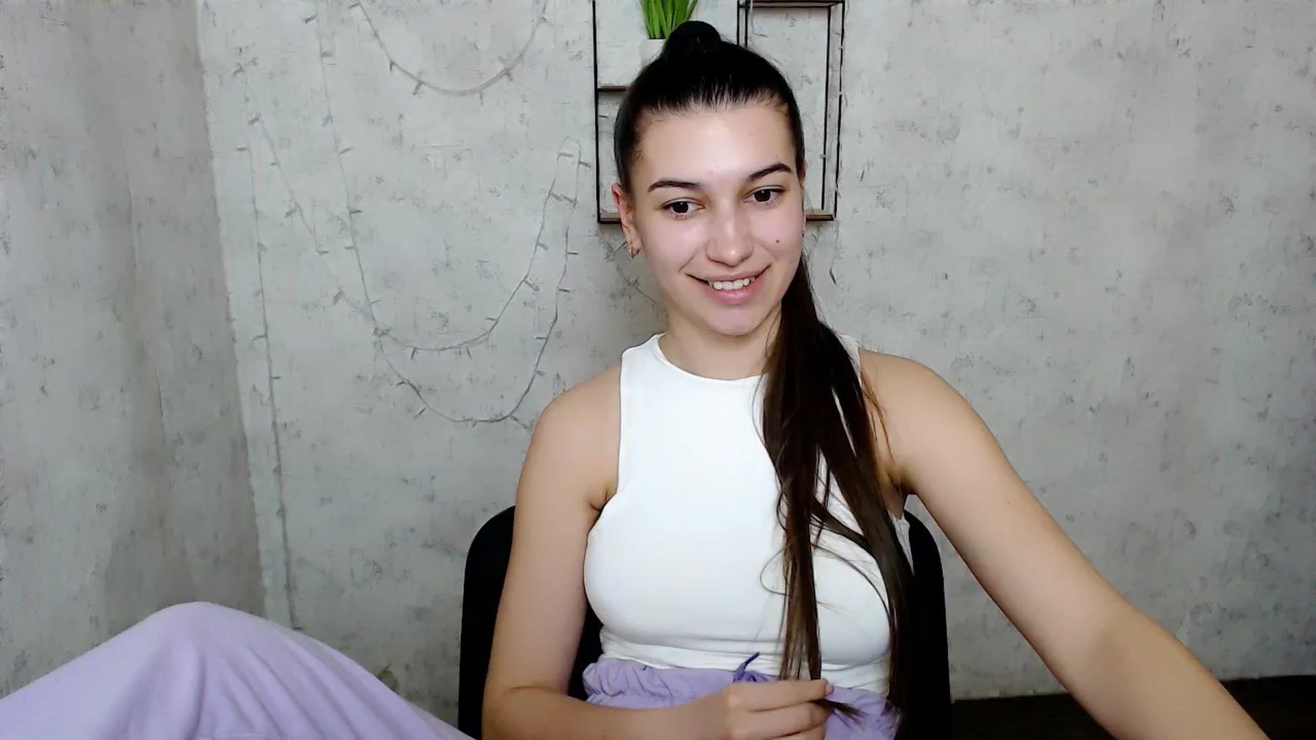 Gallery image thumbnail from PolaKim_'s myfreecams stream on, 03/29/2025, 12:23 image 16 of 20