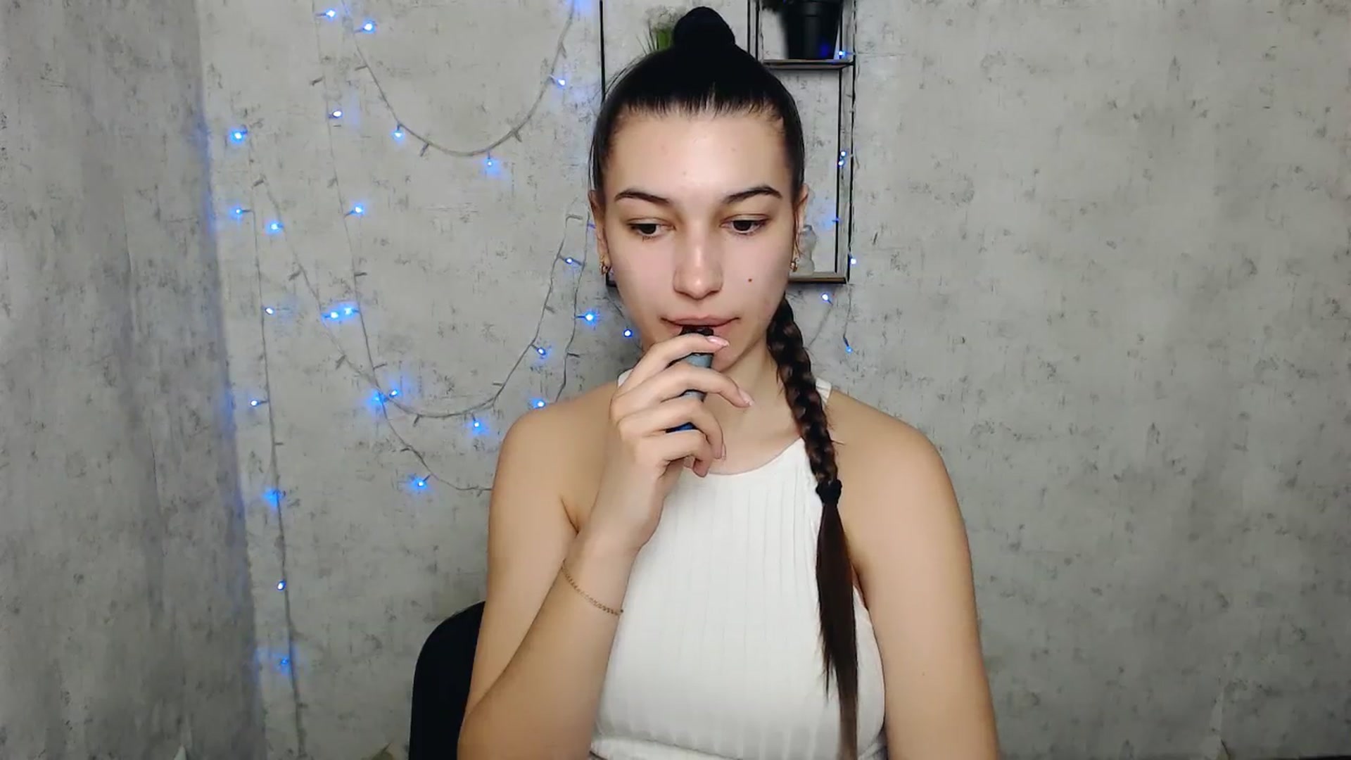 Gallery image thumbnail from PolaKim_'s myfreecams stream on, 03/31/2025, 07:31 image 14 of 20