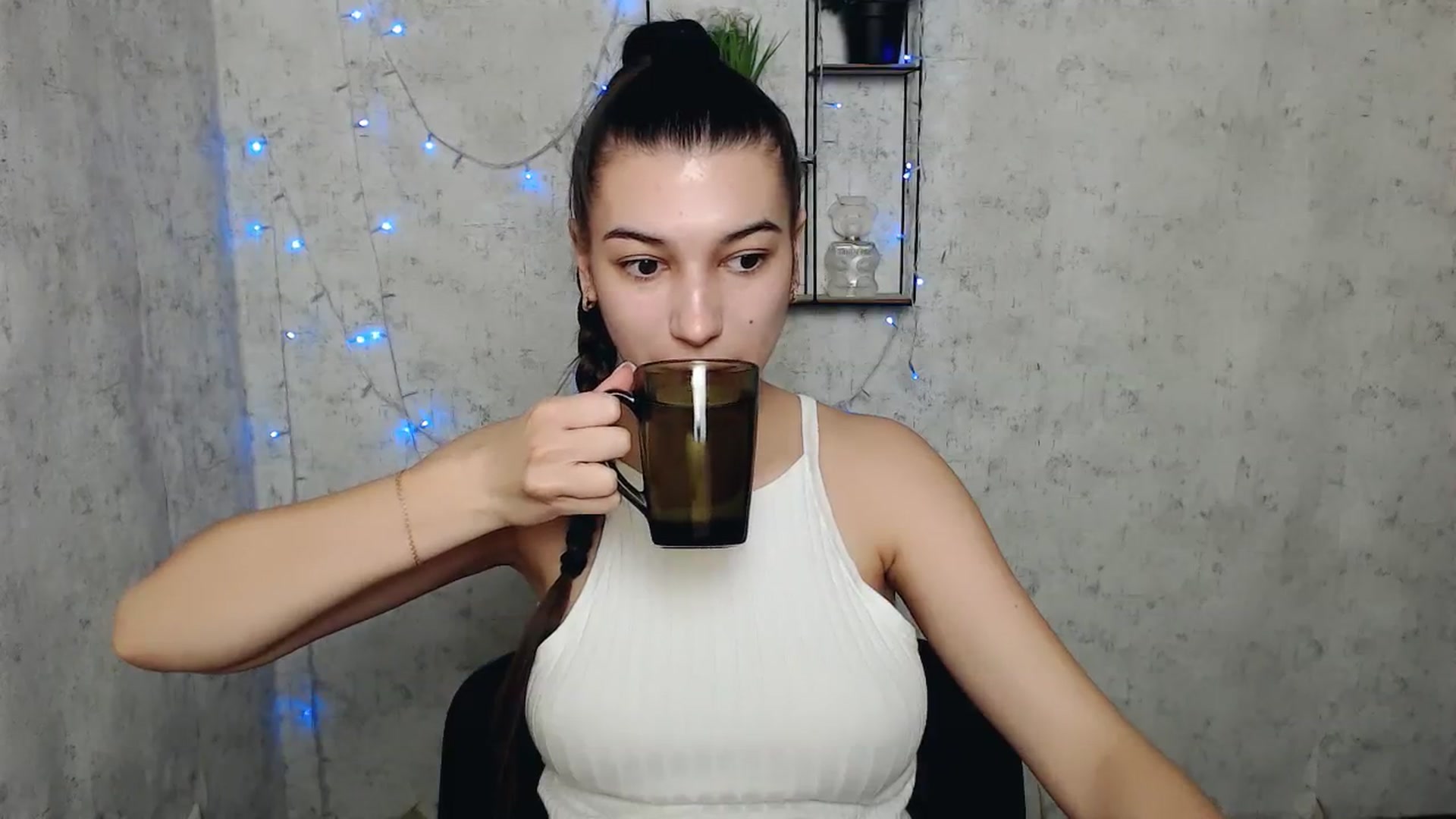 Gallery image thumbnail from PolaKim_'s myfreecams stream on, 03/31/2025, 07:31 image 2 of 20