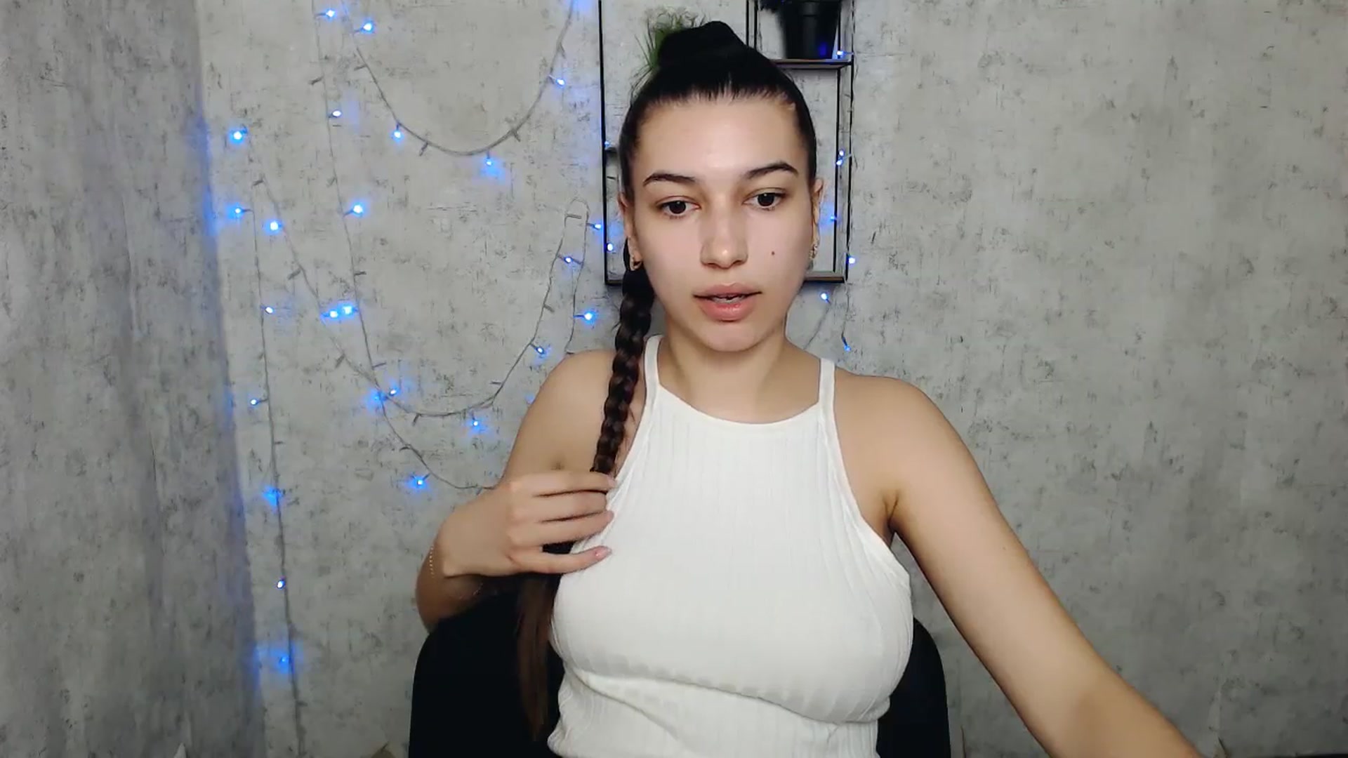 Gallery image thumbnail from PolaKim_'s myfreecams stream on, 03/31/2025, 07:31 image 18 of 20