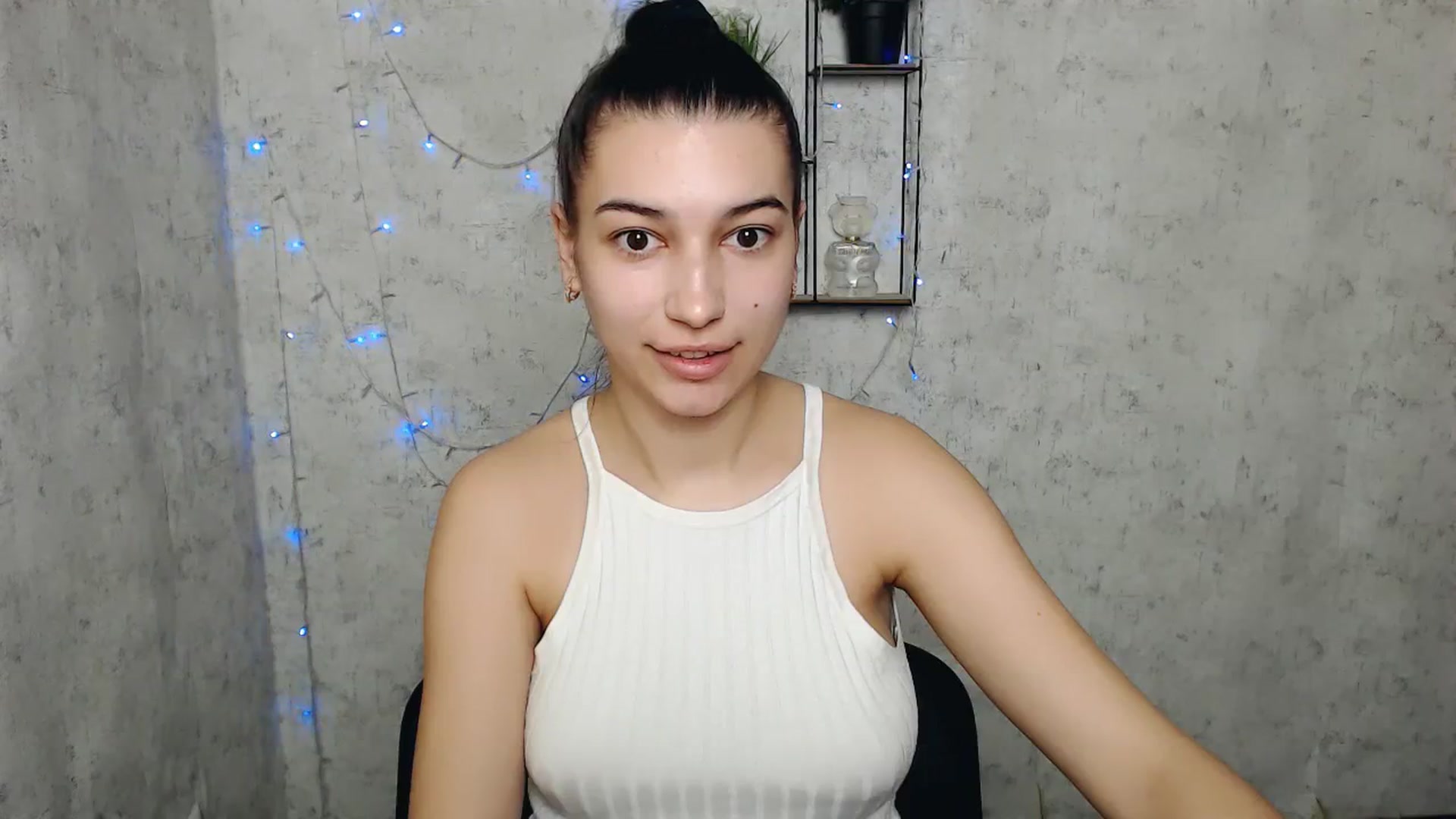 Gallery image thumbnail from PolaKim_'s myfreecams stream on, 03/31/2025, 08:06 image 16 of 20