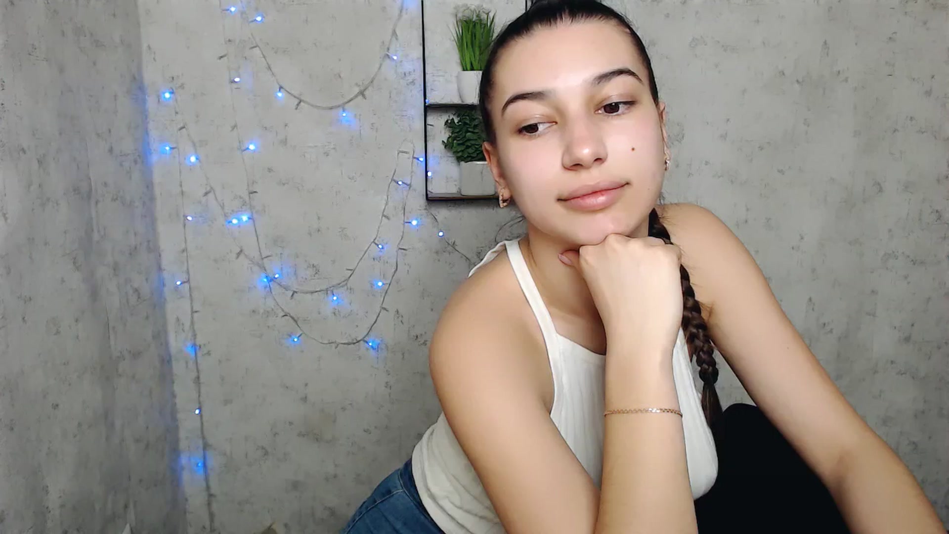 Gallery image thumbnail from PolaKim_'s myfreecams stream on, 03/31/2025, 08:06 image 5 of 20