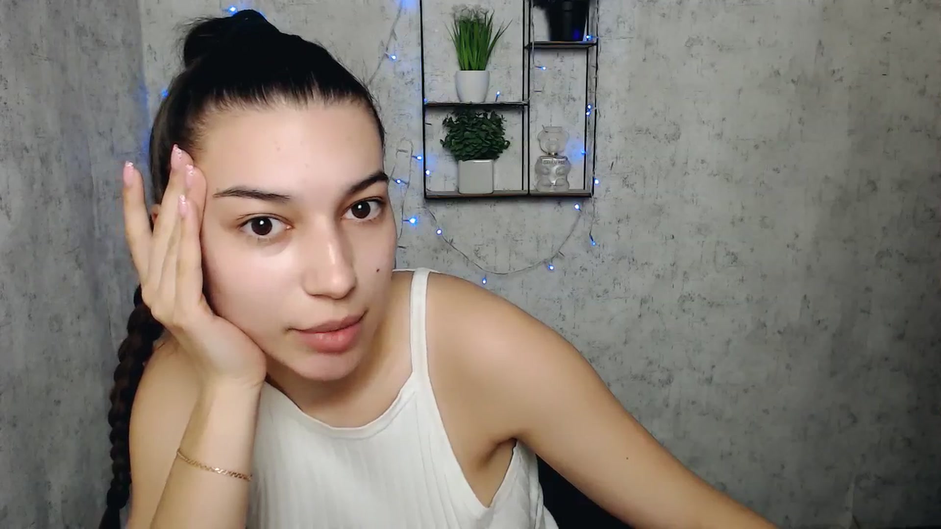 Gallery image thumbnail from PolaKim_'s myfreecams stream on, 03/31/2025, 08:06 image 19 of 20