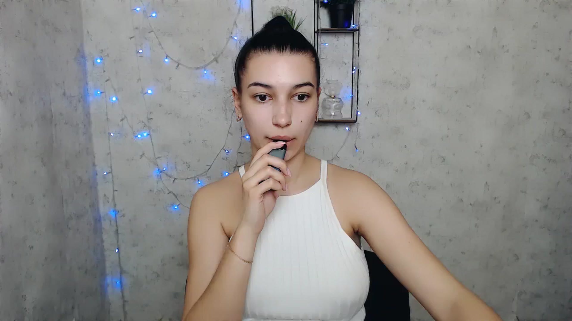 Gallery image thumbnail from PolaKim_'s myfreecams stream on, 03/31/2025, 09:21 image 14 of 20