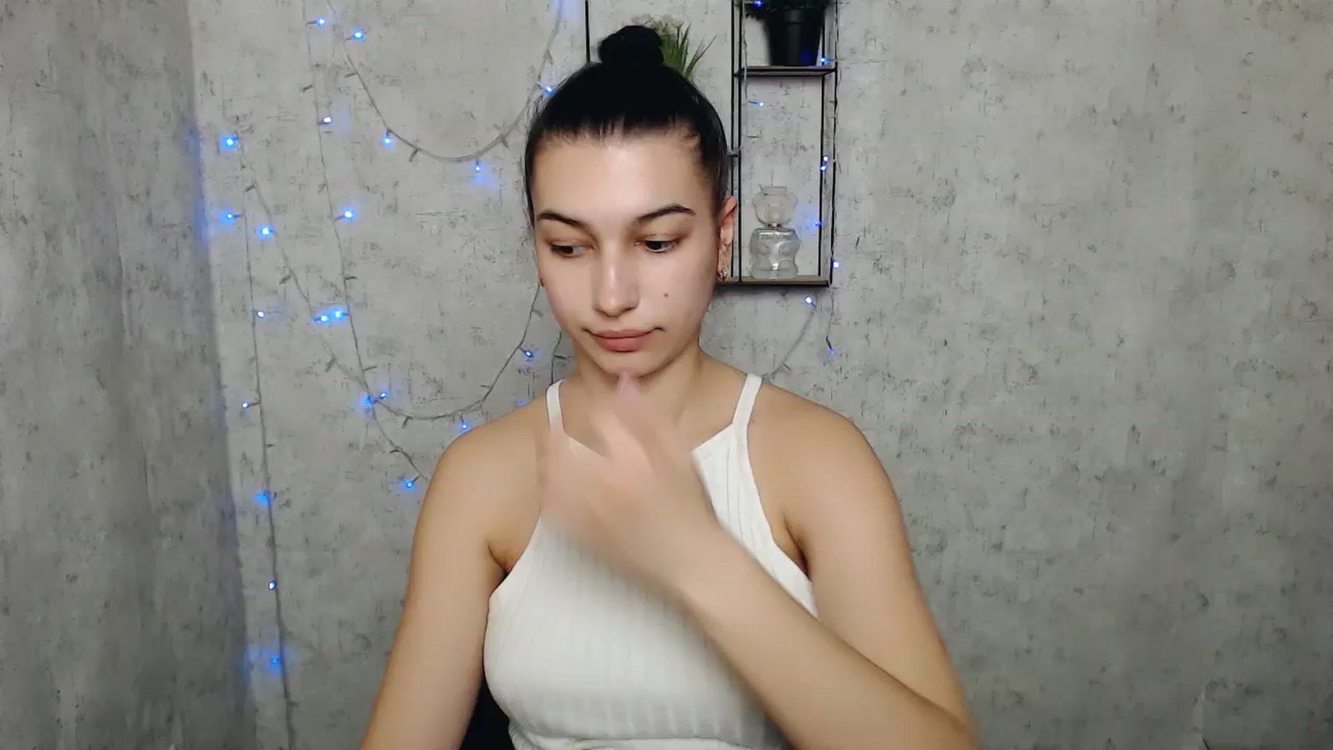 Gallery image thumbnail from PolaKim_'s myfreecams stream on, 03/31/2025, 09:21 image 8 of 20