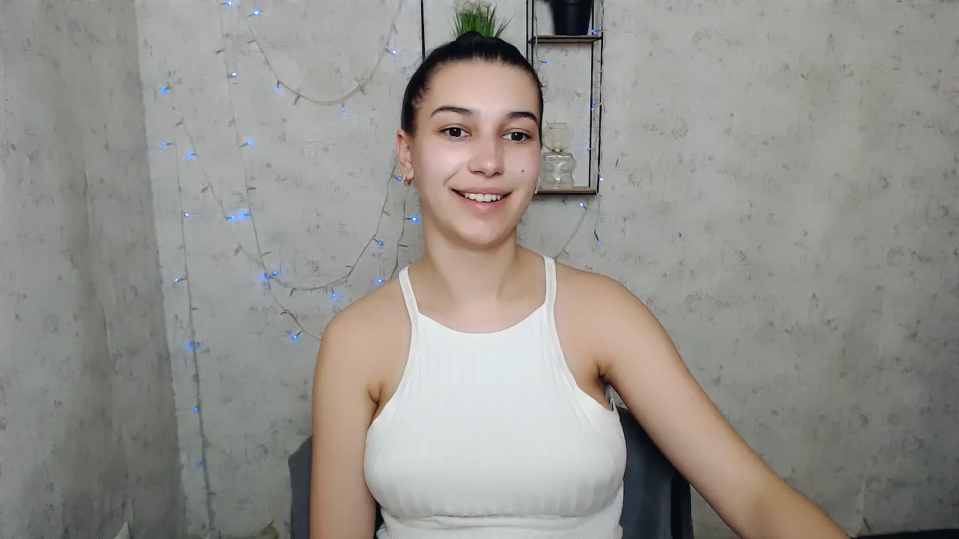 Gallery image thumbnail from PolaKim_'s myfreecams stream on, 03/31/2025, 11:20 image 20 of 20