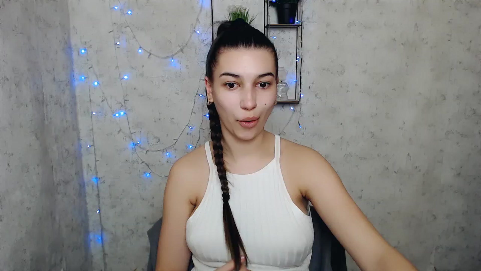 Gallery image thumbnail from PolaKim_'s myfreecams stream on, 03/31/2025, 11:20 image 17 of 20