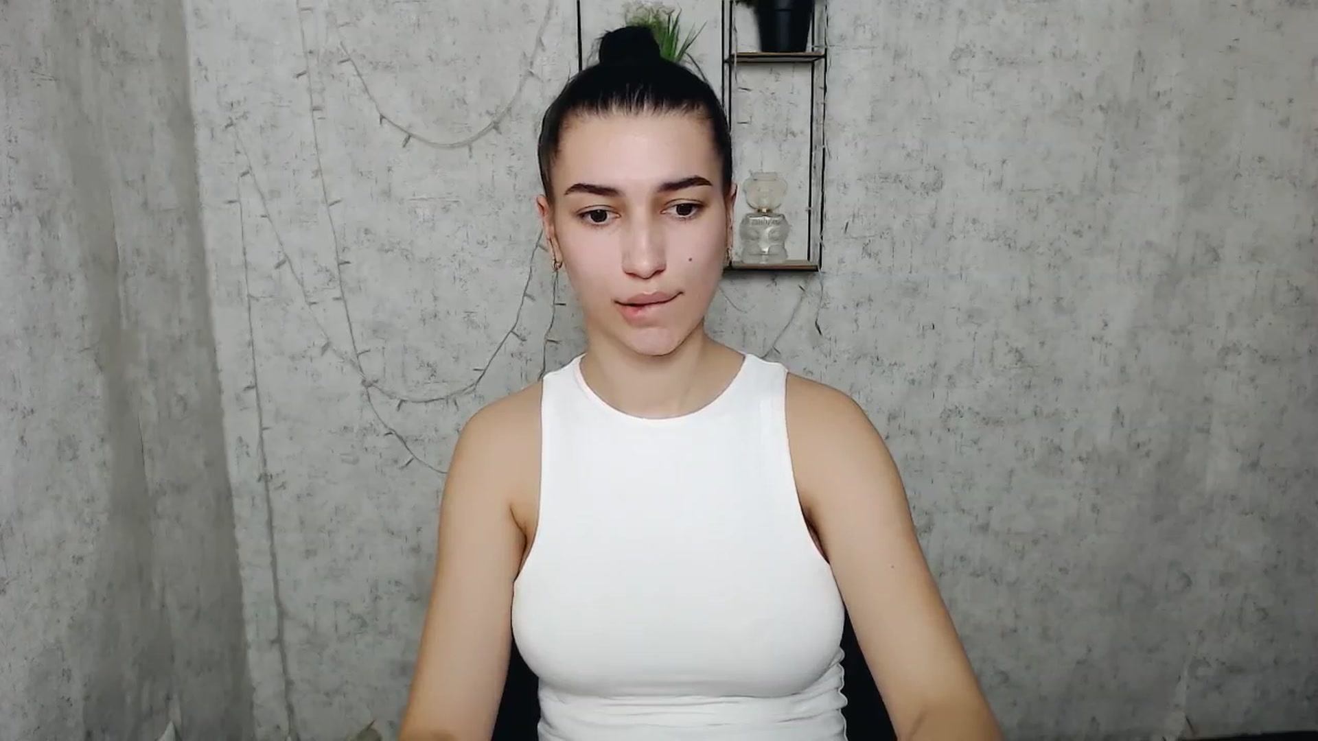 Gallery image thumbnail from PolaKim_'s myfreecams stream on, 04/01/2025, 10:59 image 17 of 20