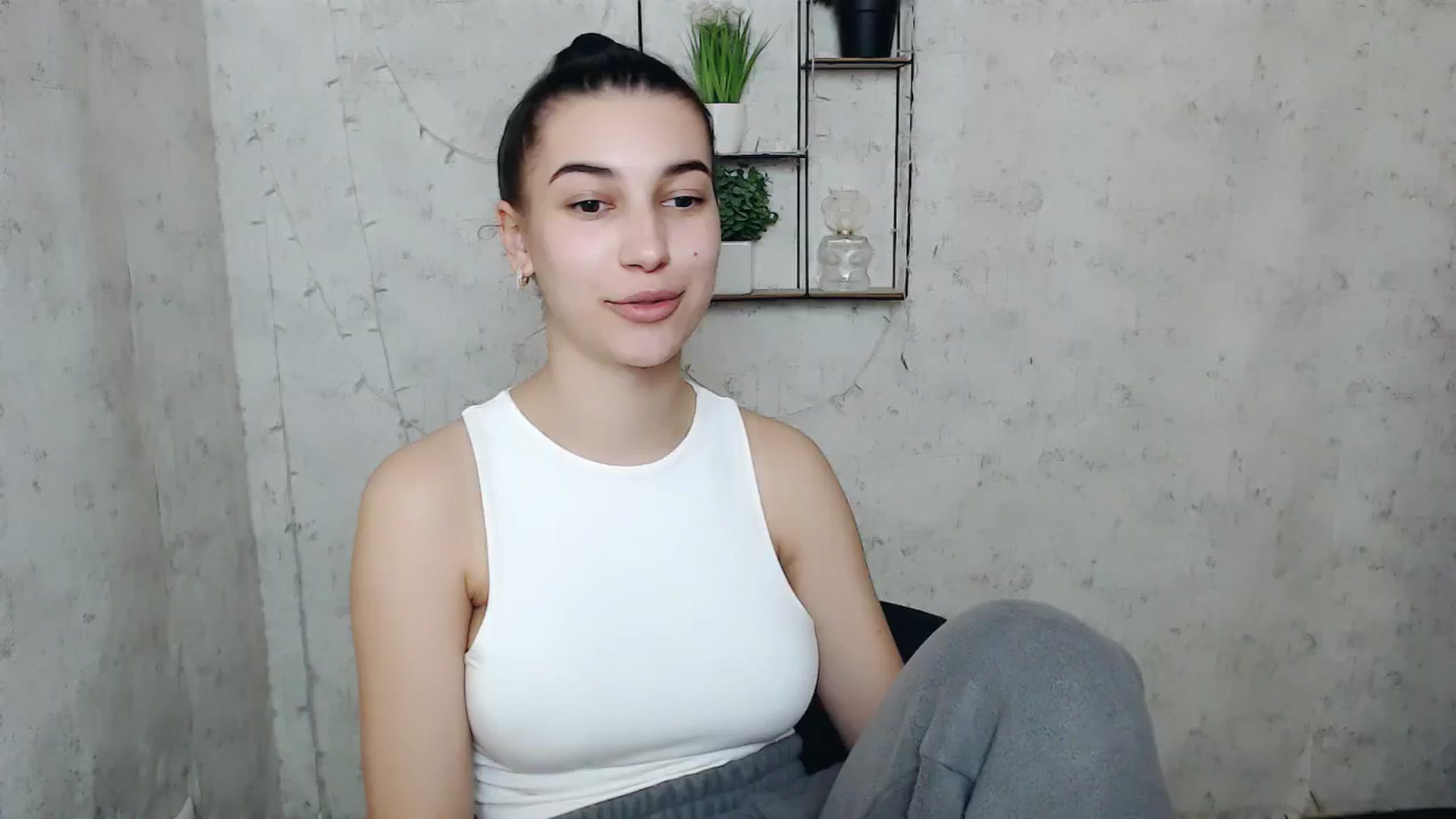Gallery image thumbnail from PolaKim_'s myfreecams stream on, 04/01/2025, 13:05 image 1 of 20
