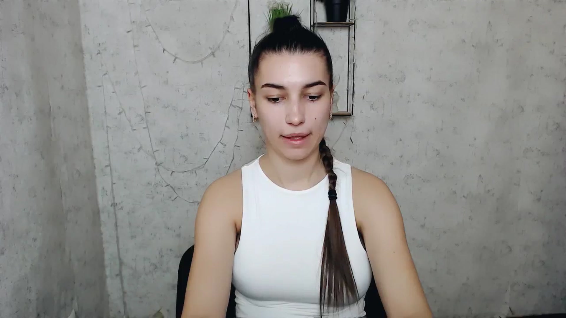 Gallery image thumbnail from PolaKim_'s myfreecams stream on, 04/01/2025, 13:05 image 5 of 20
