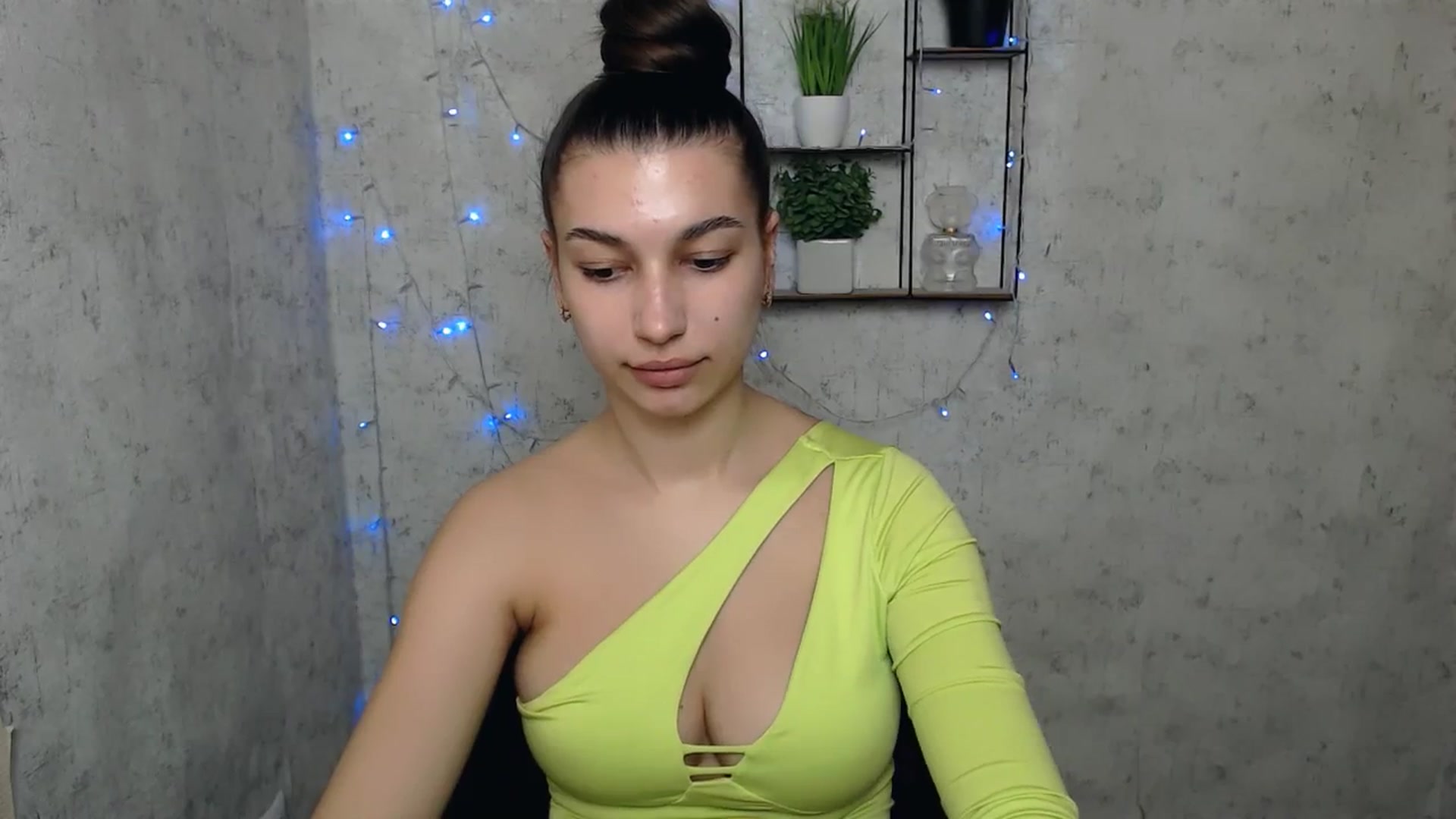 Gallery image thumbnail from PolaKim_'s myfreecams stream on, 04/07/2025, 09:21 image 10 of 20