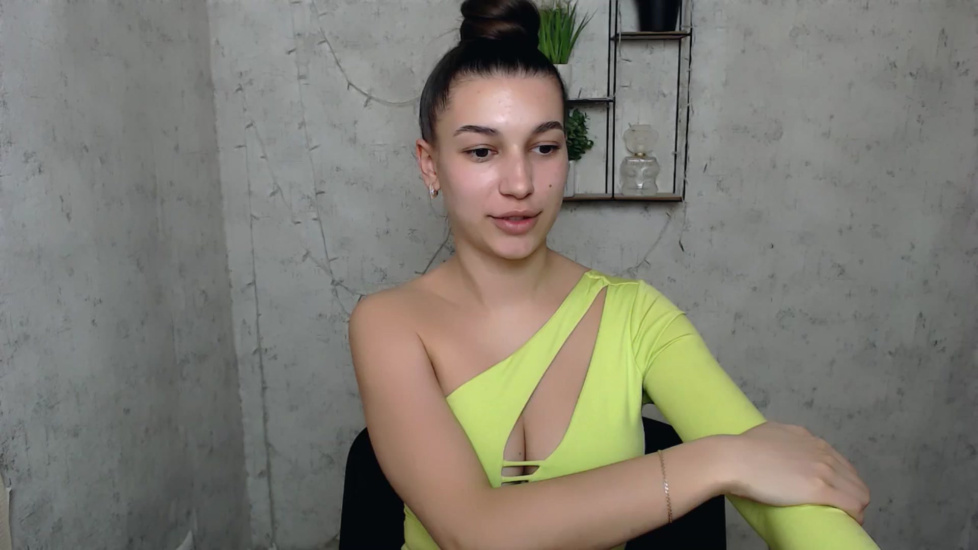 Gallery image thumbnail from PolaKim_'s myfreecams stream on, 04/07/2025, 12:17 image 14 of 20