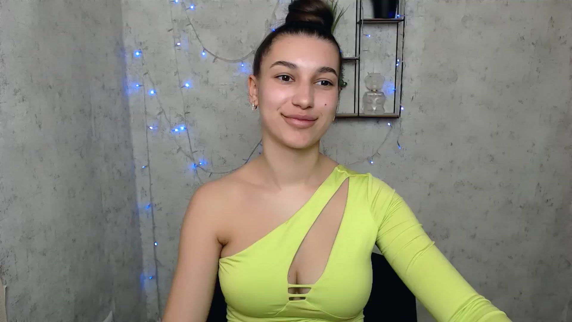 Gallery image thumbnail from PolaKim_'s myfreecams stream on, 04/07/2025, 12:17 image 5 of 20