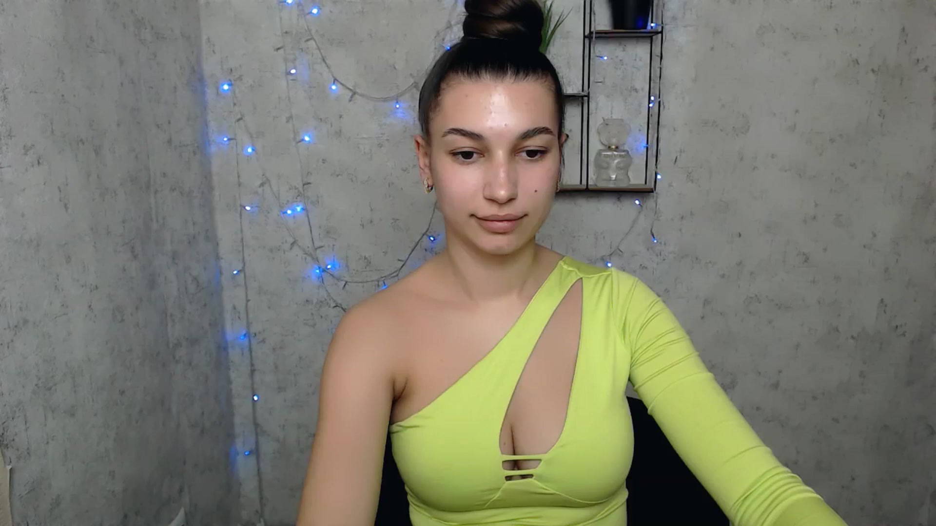 Gallery image thumbnail from PolaKim_'s myfreecams stream on, 04/07/2025, 12:17 image 1 of 20