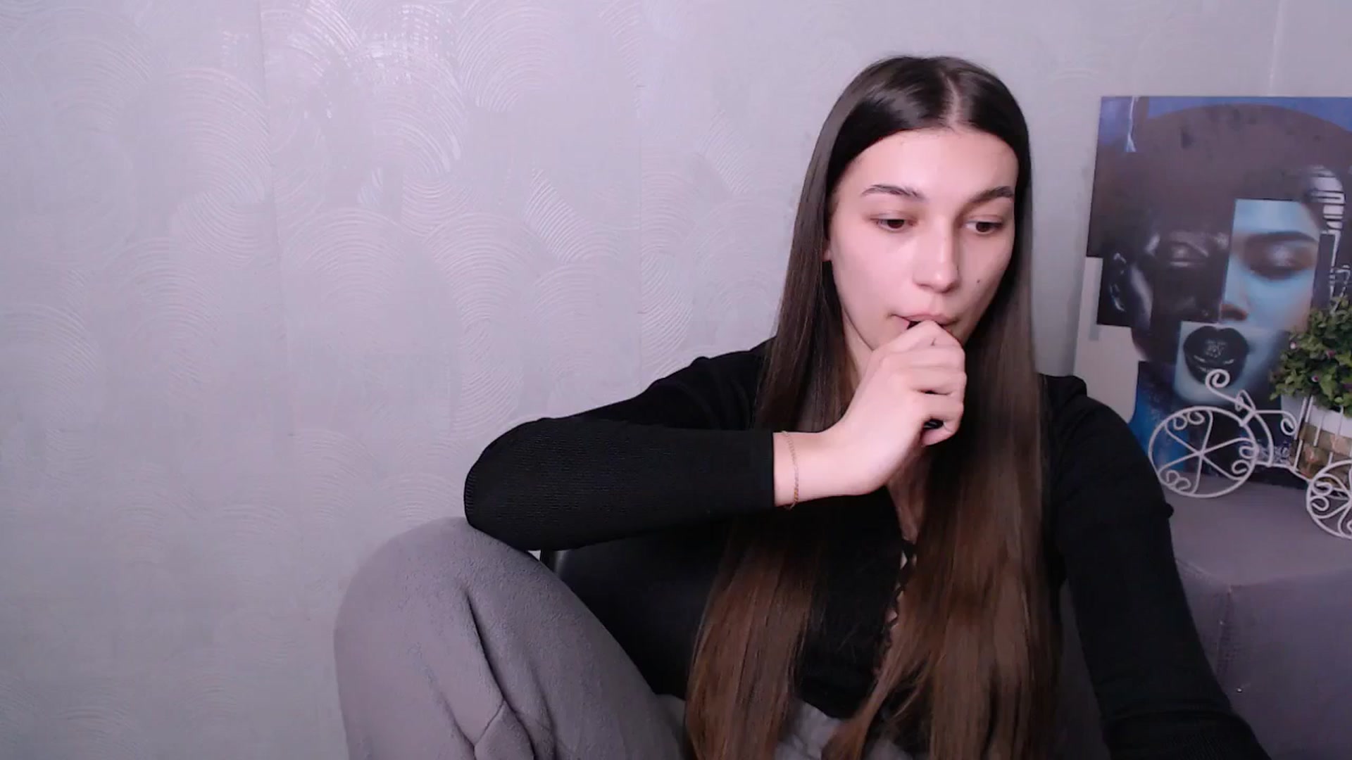 Gallery image thumbnail from PolaKim_'s myfreecams stream on, 04/08/2025, 11:10 image 11 of 20