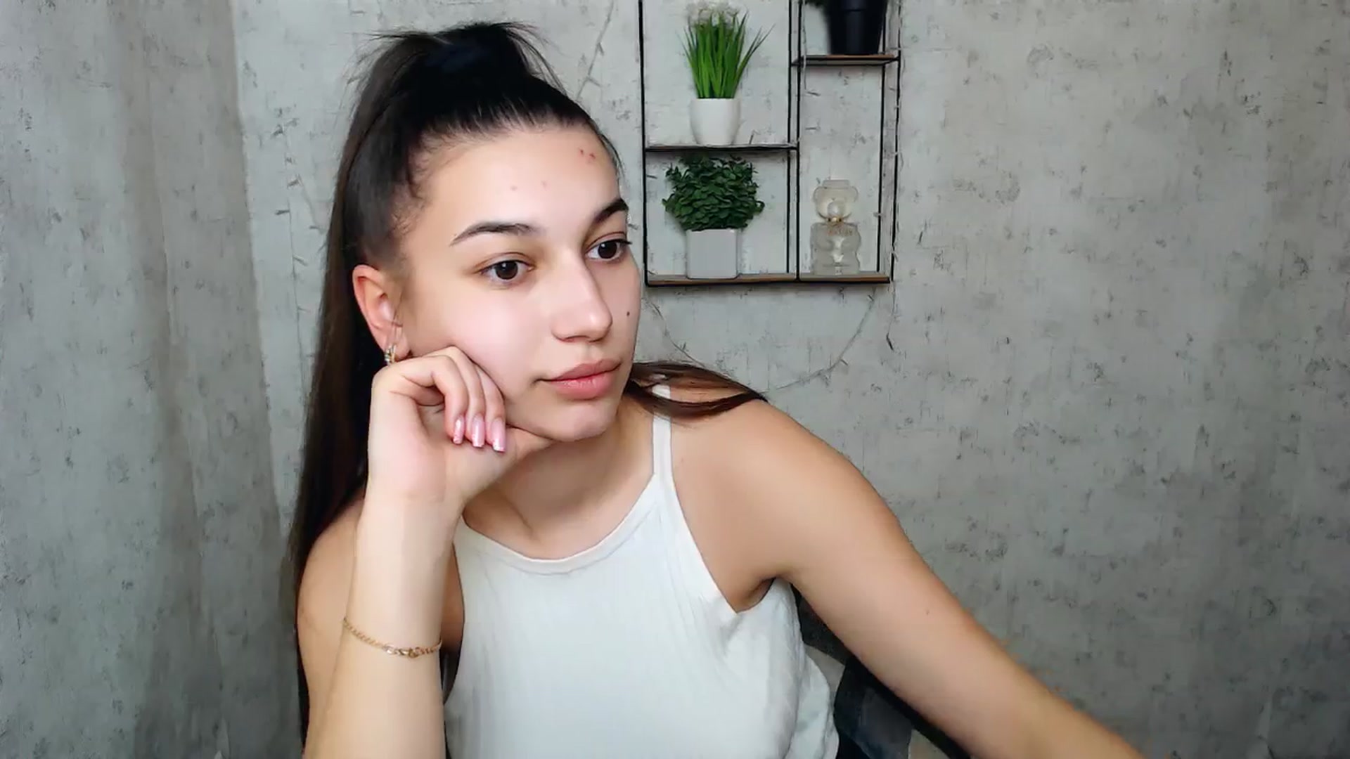 Gallery image thumbnail from PolaKim_'s myfreecams stream on, 04/16/2025, 10:44 image 13 of 20