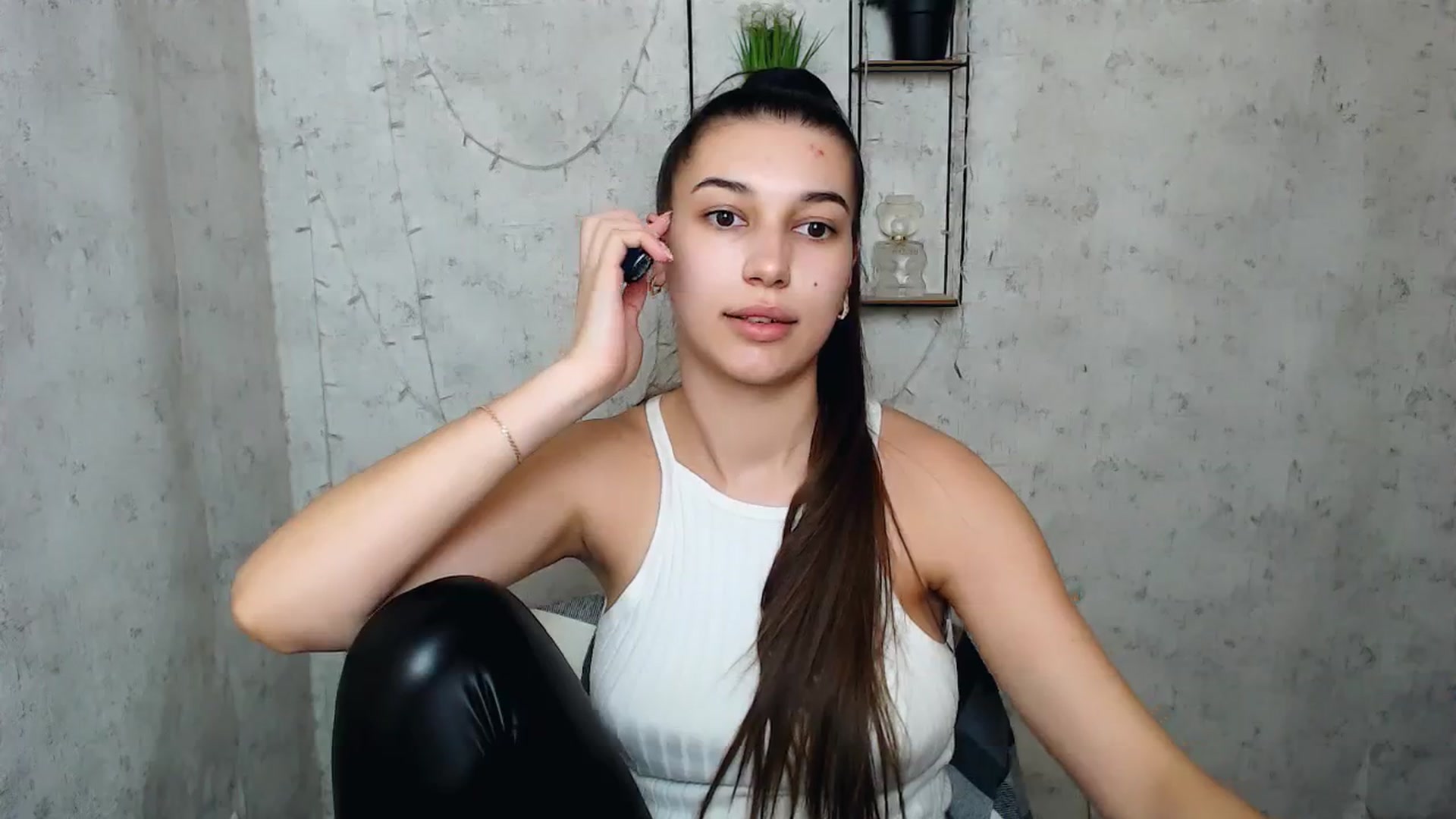 Gallery image thumbnail from PolaKim_'s myfreecams stream on, 04/16/2025, 11:10 image 4 of 20
