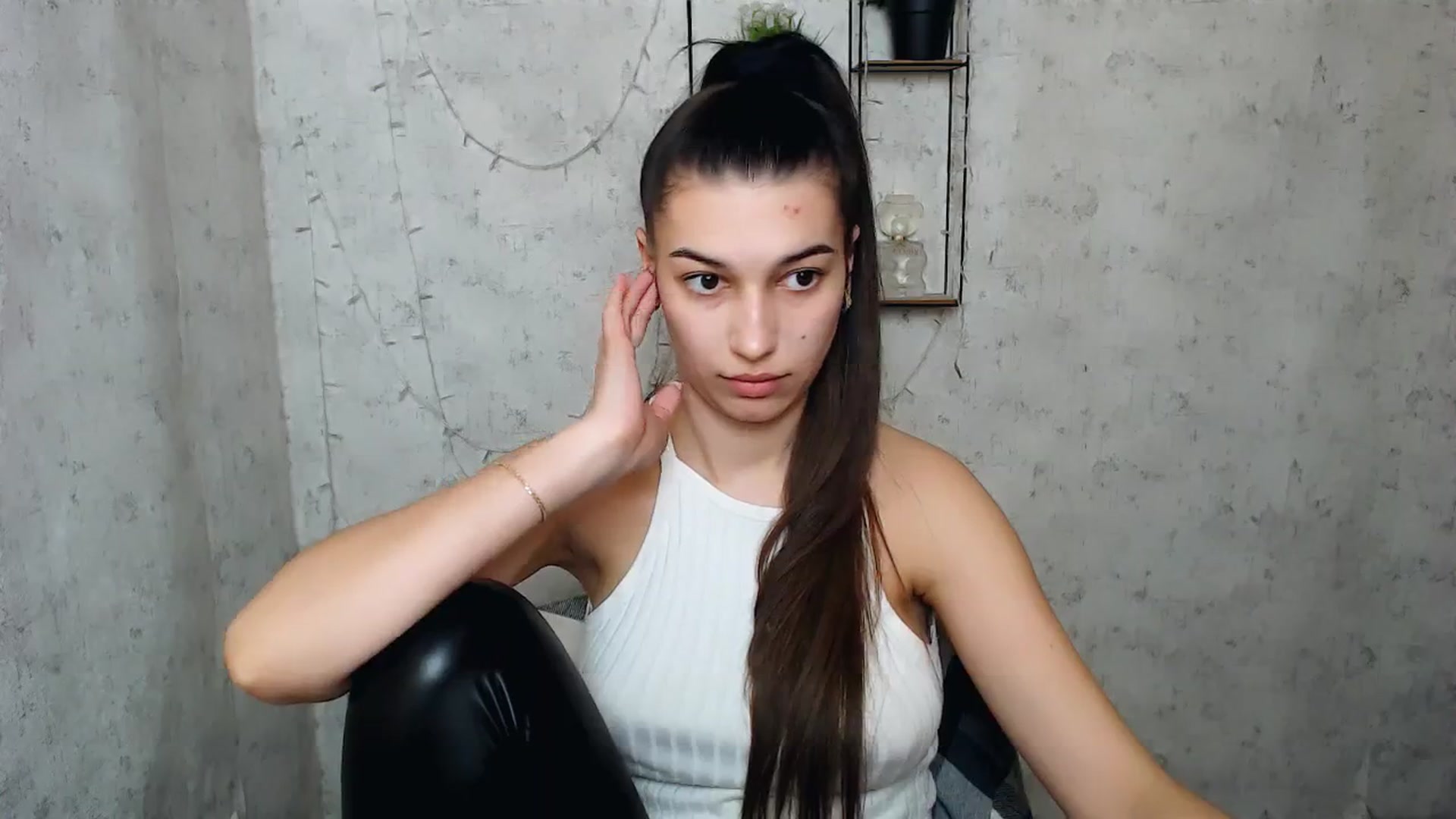 Gallery image thumbnail from PolaKim_'s myfreecams stream on, 04/16/2025, 11:10 image 6 of 20