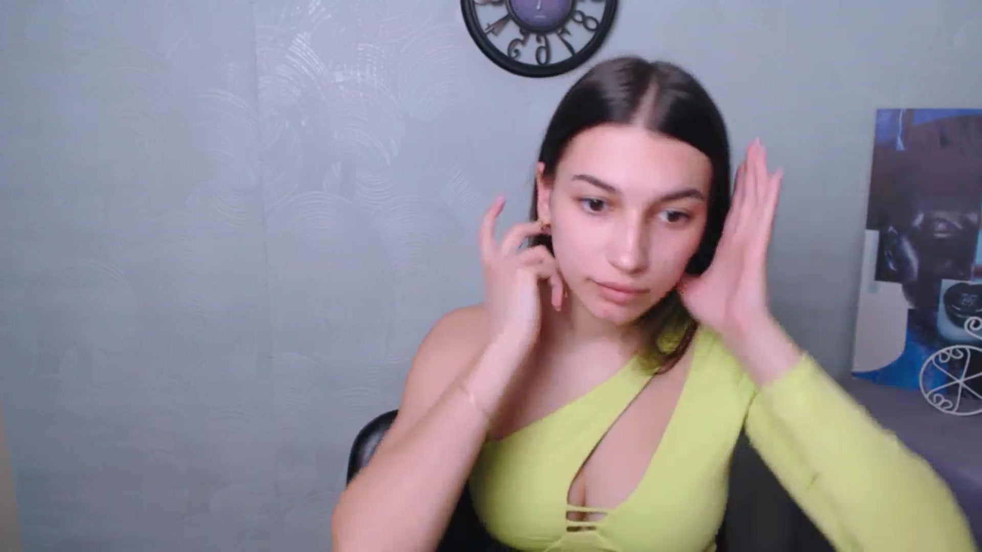 Gallery image thumbnail from PolaKim_'s myfreecams stream on, 04/18/2025, 10:40 image 16 of 20