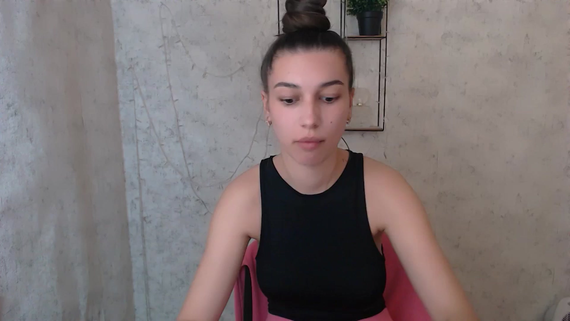 Gallery image thumbnail from PolaKim_'s myfreecams stream on, 04/25/2025, 10:46 image 11 of 20