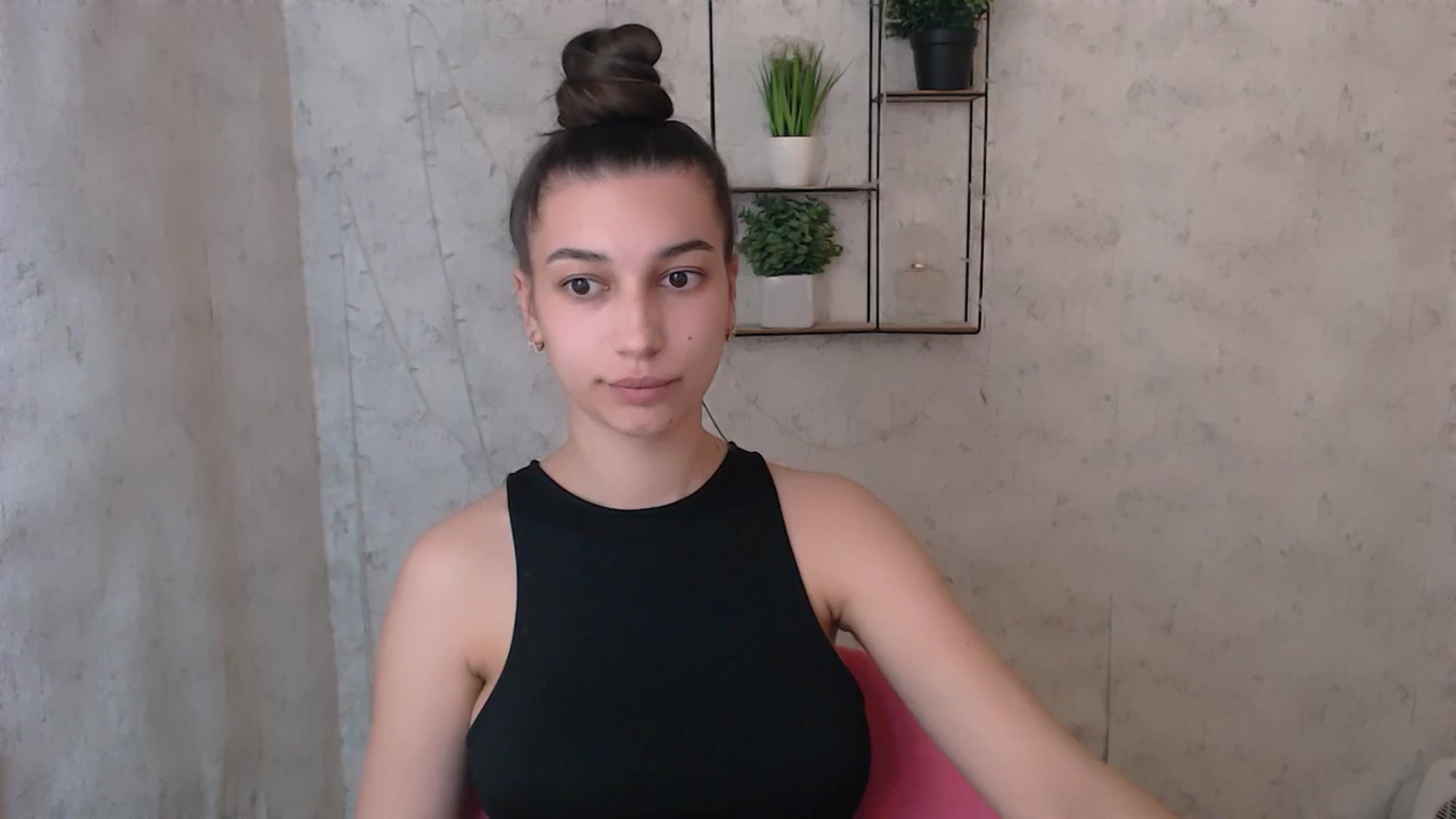 Gallery image thumbnail from PolaKim_'s myfreecams stream on, 04/25/2025, 10:46 image 10 of 20